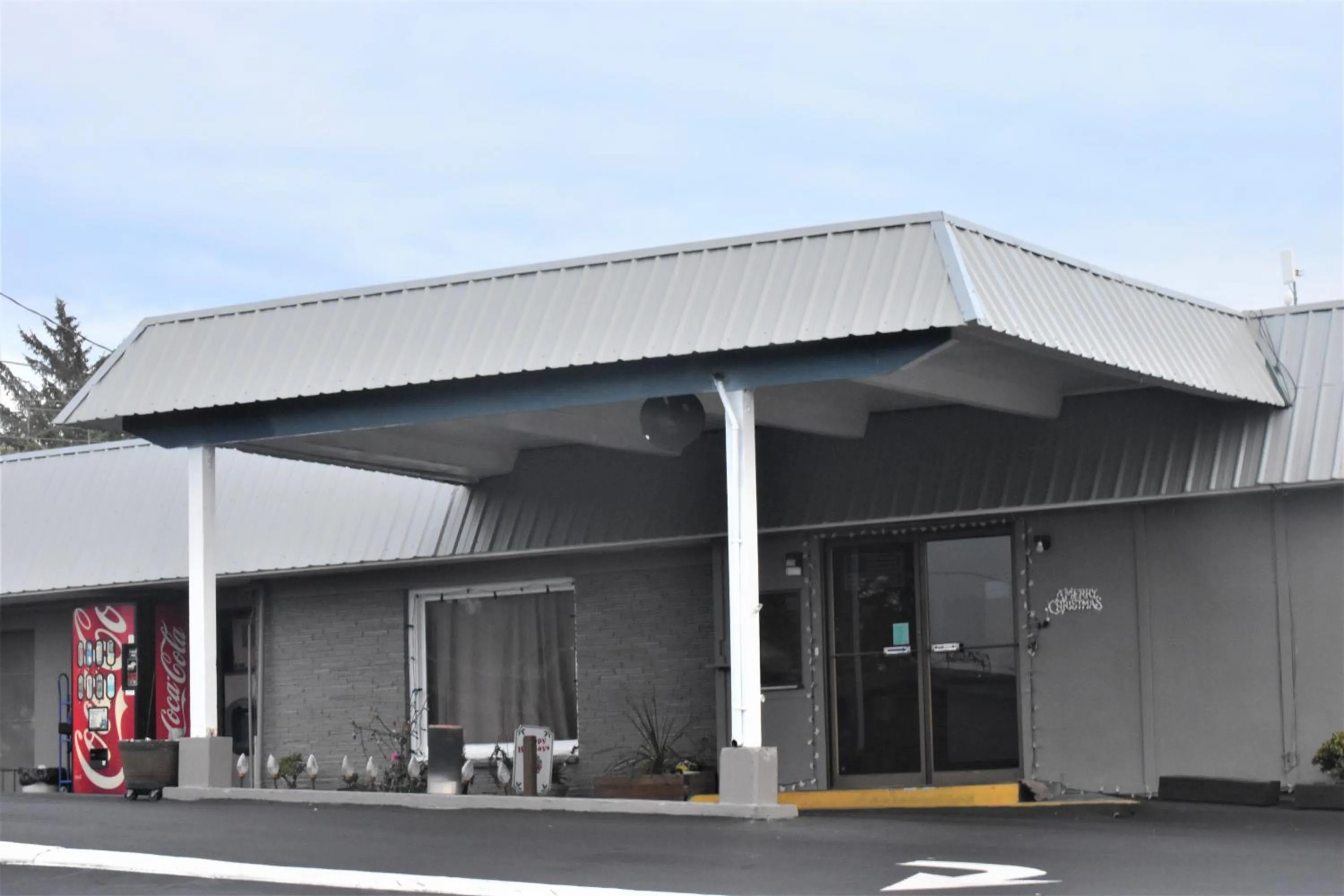 Property building in Blue Coast Inn & Suites