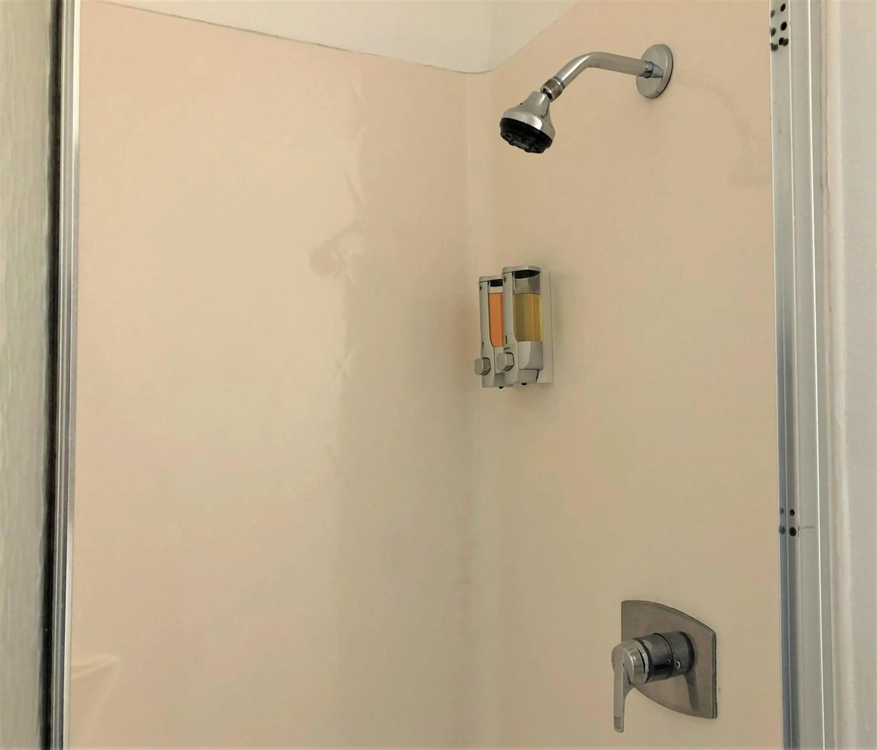 Shower in Blue Coast Inn & Suites