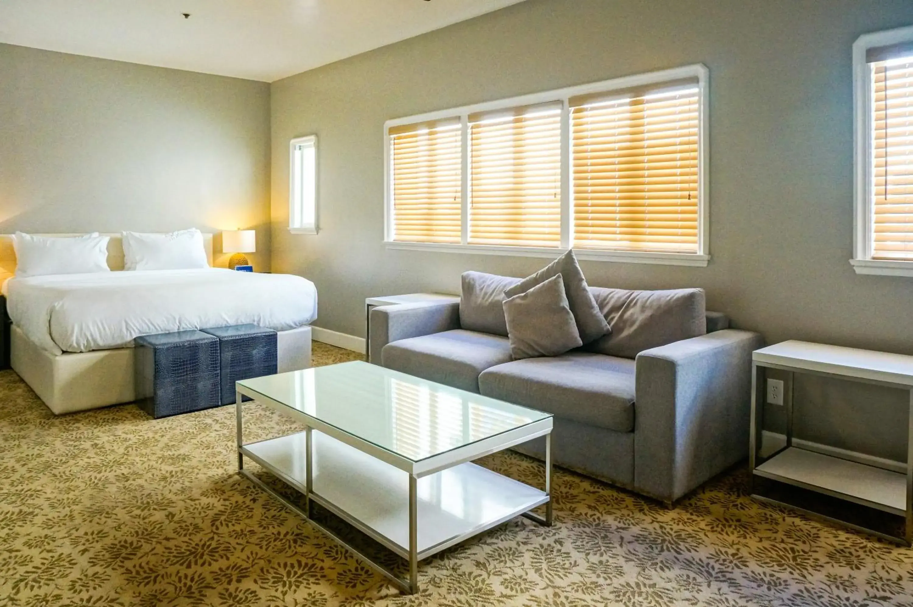 Bed in Balboa Inn, On The Beach At Newport Bed in Balboa Inn, On The Beach At Newport