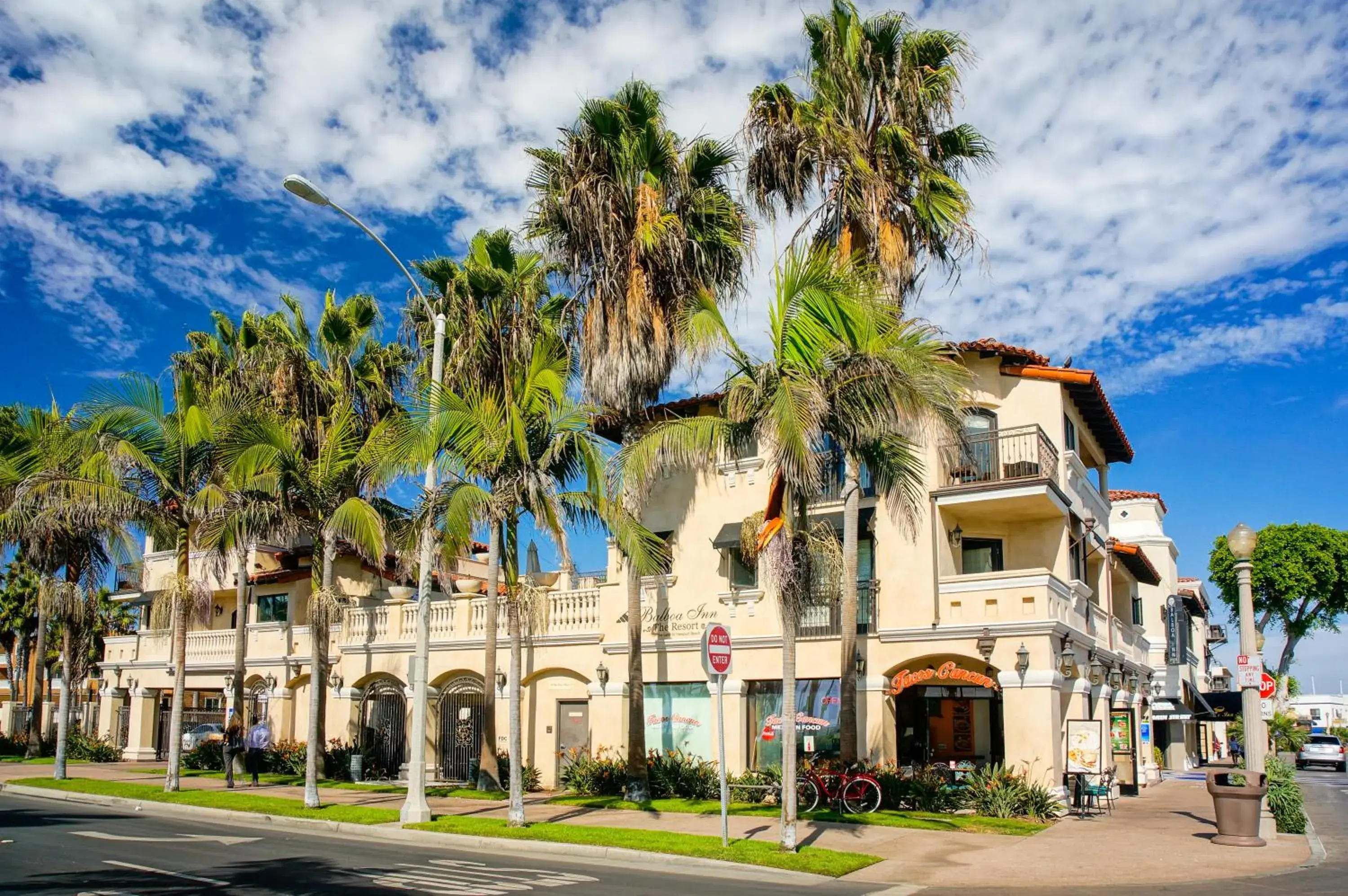 Facade/entrance in Balboa Inn, On The Beach At Newport Facade/entrance in Balboa Inn, On The Beach At Newport