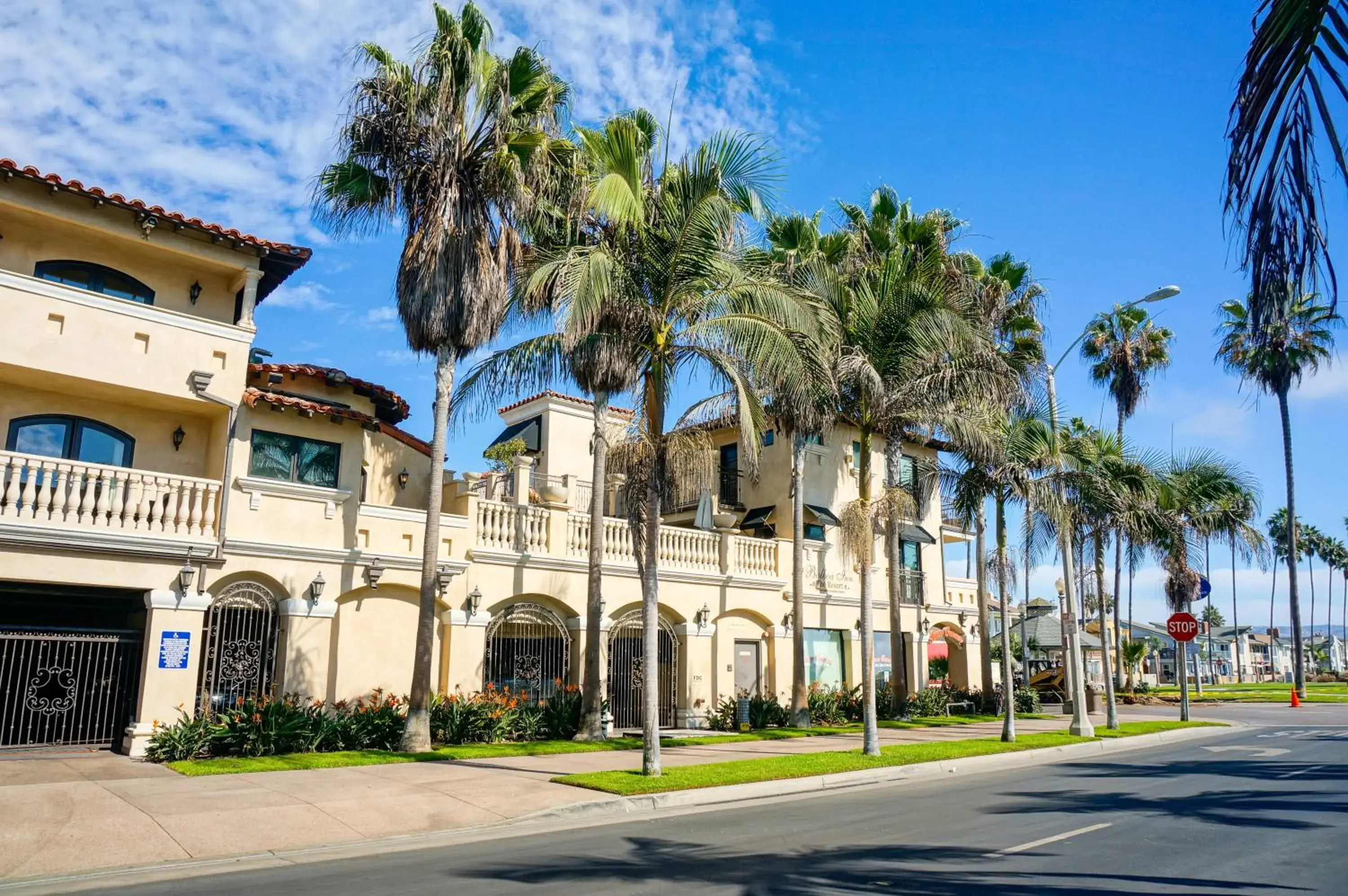 Facade/entrance in Balboa Inn, On The Beach At Newport Facade/entrance in Balboa Inn, On The Beach At Newport