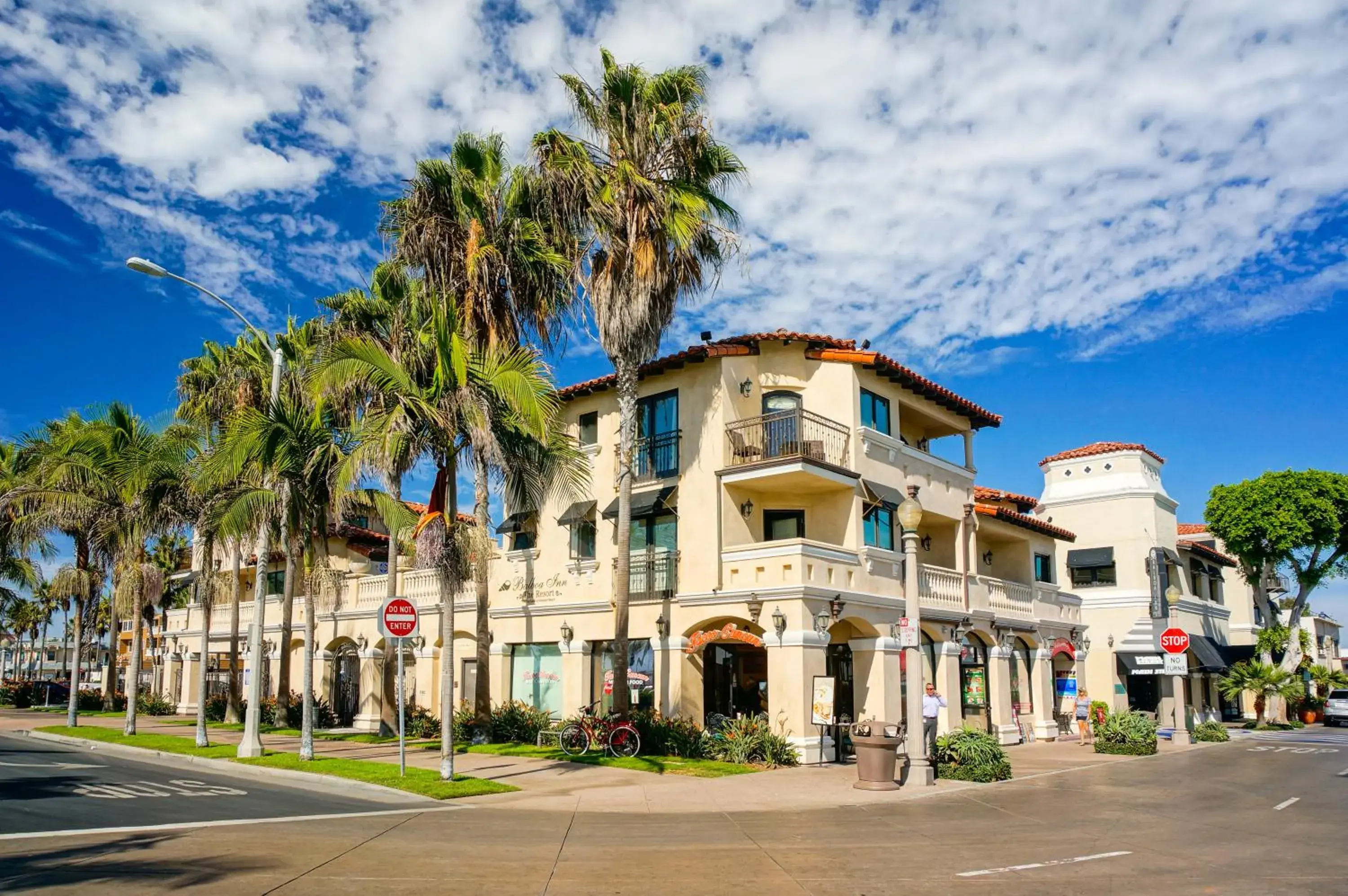 Facade/entrance in Balboa Inn, On The Beach At Newport Facade/entrance in Balboa Inn, On The Beach At Newport
