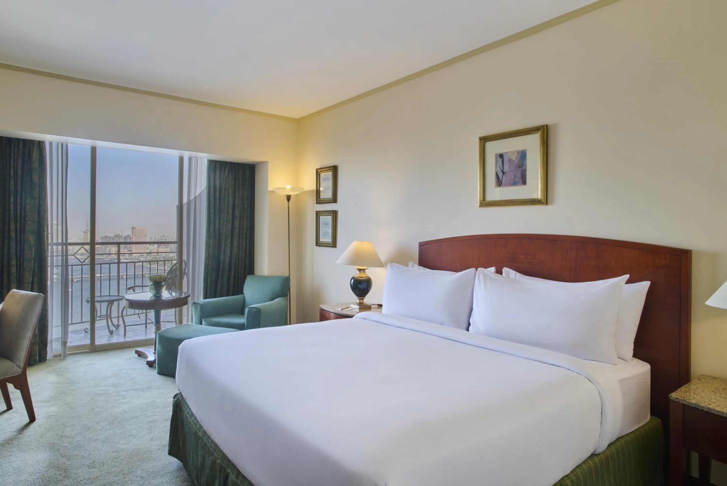 Bedroom, Bed in Hilton Cairo Grand Nile