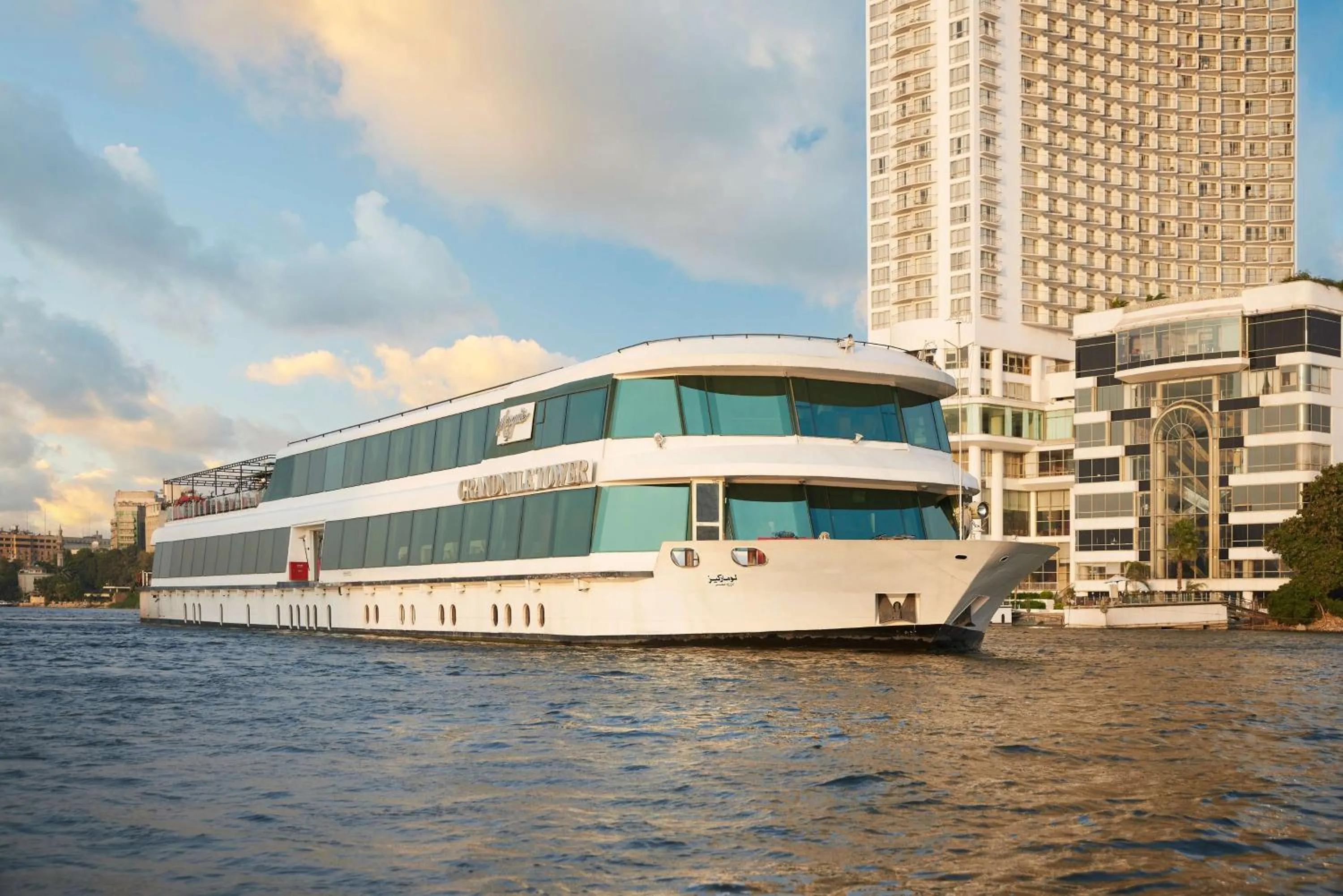 Restaurant/places to eat in Hilton Cairo Grand Nile