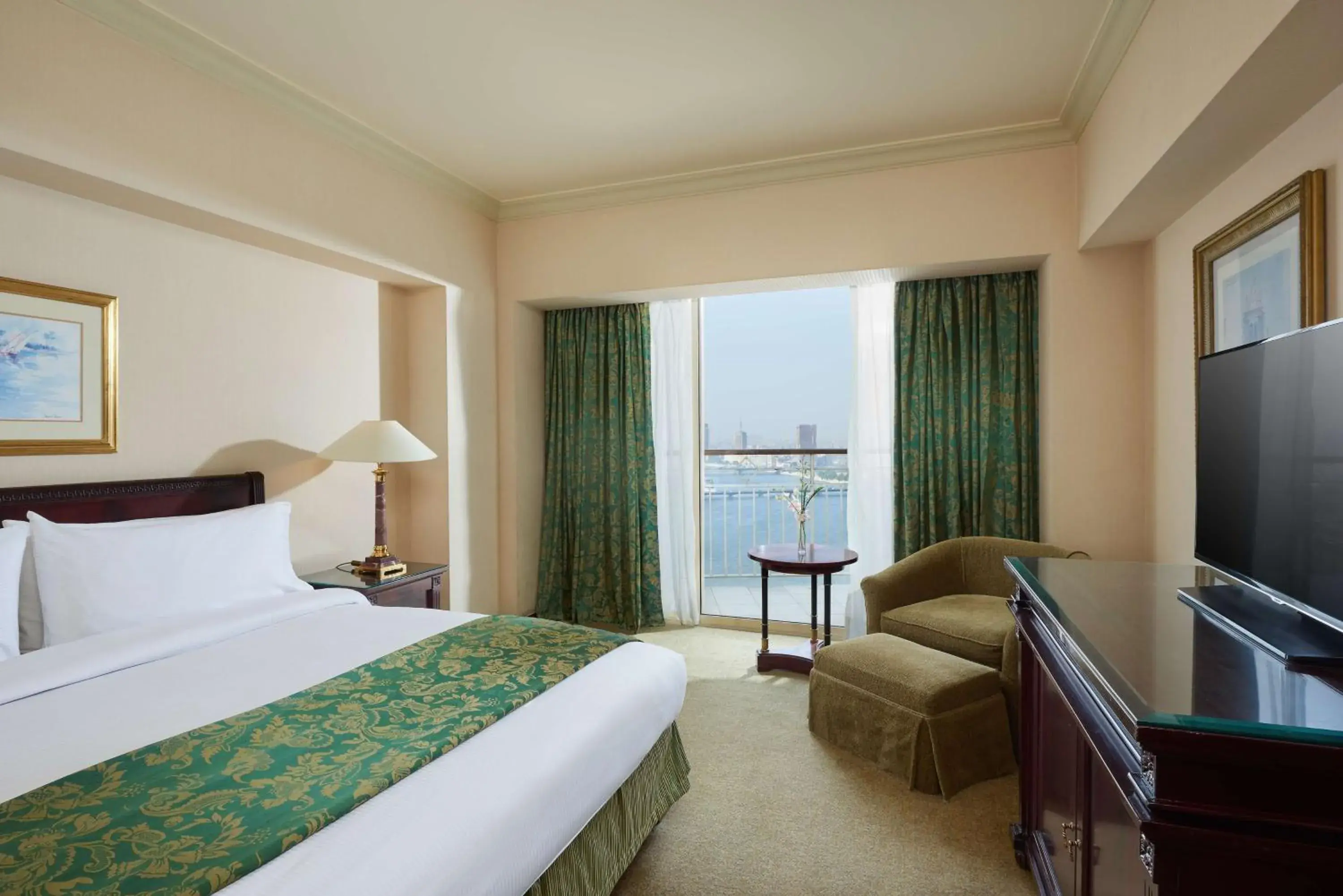Bed in Hilton Cairo Grand Nile Bed in Hilton Cairo Grand Nile