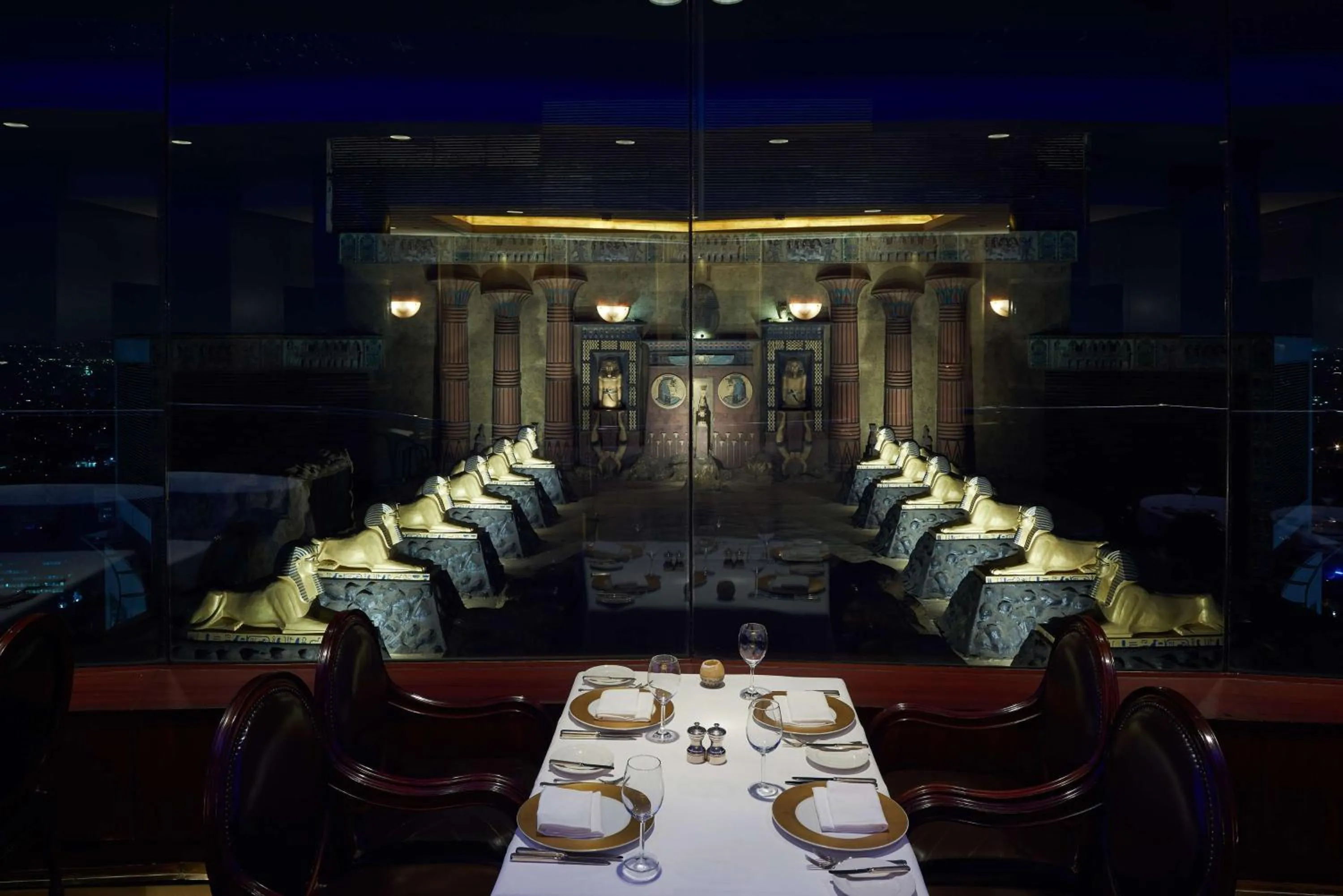 Restaurant/places to eat in Hilton Cairo Grand Nile