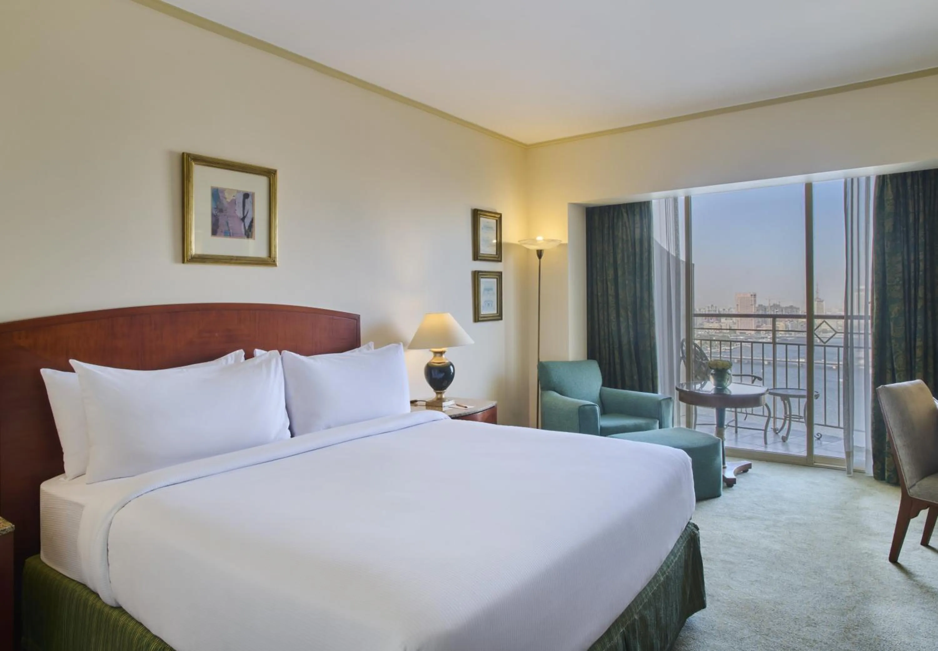 Bedroom, Bed in Hilton Cairo Grand Nile