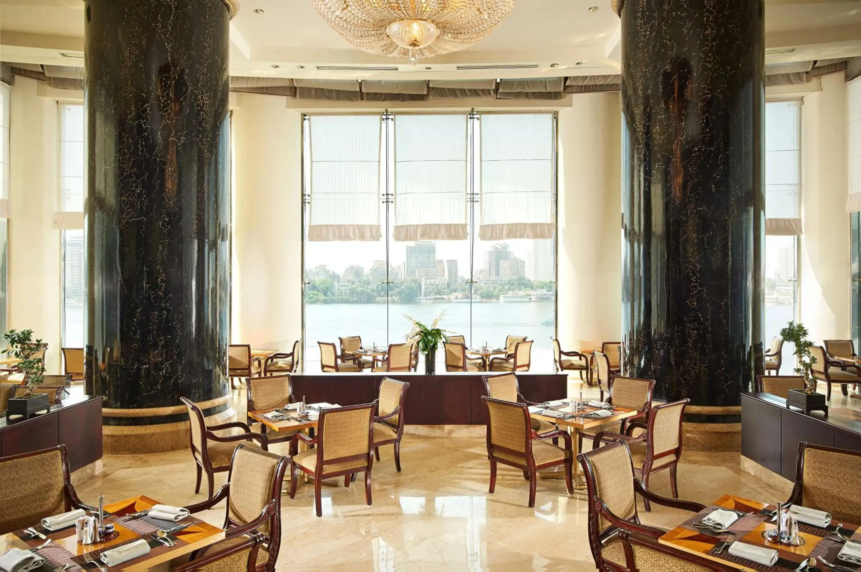 Restaurant/places to eat in Hilton Cairo Grand Nile Restaurant/places to eat in Hilton Cairo Grand Nile