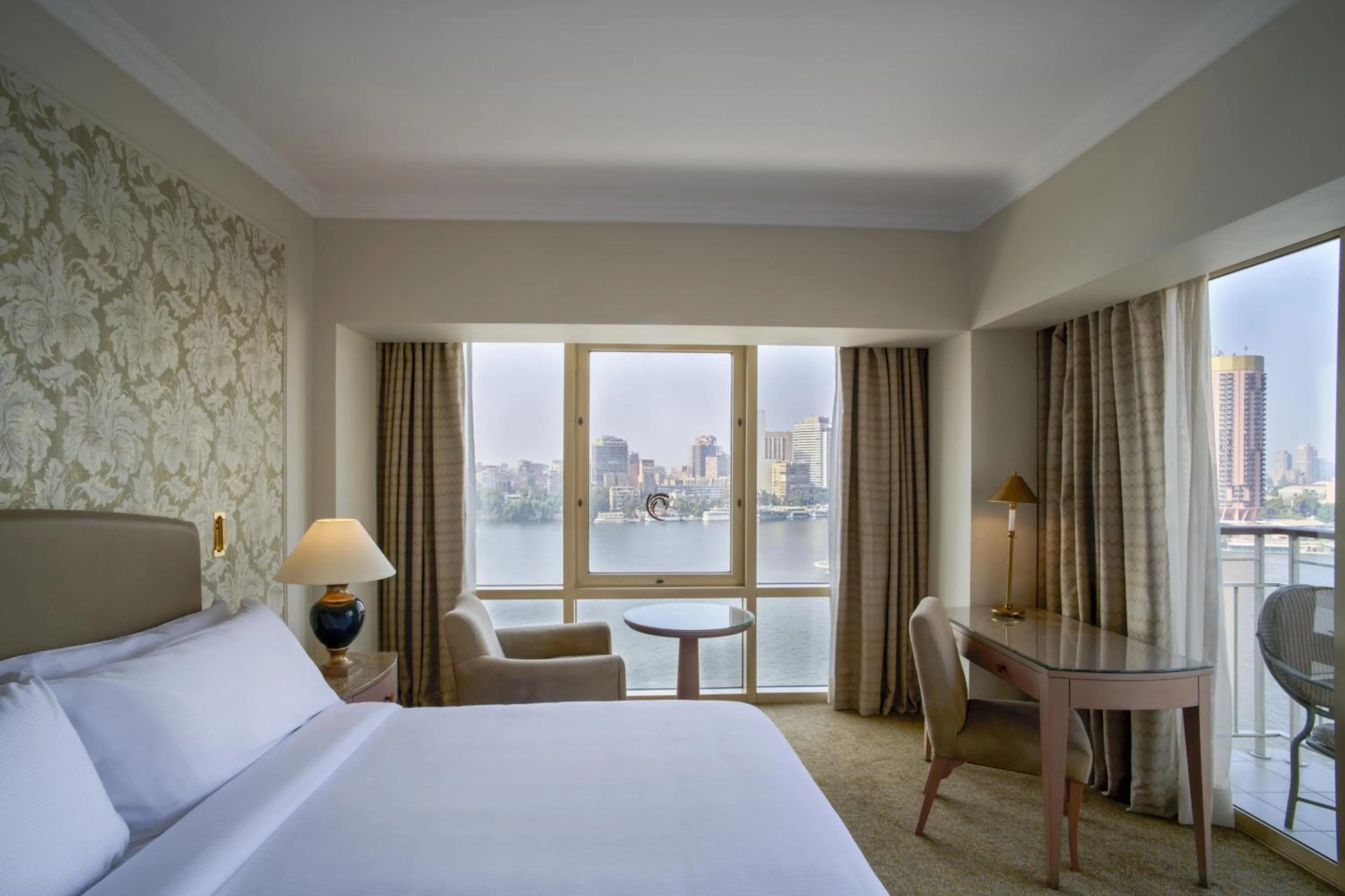 Bed in Hilton Cairo Grand Nile