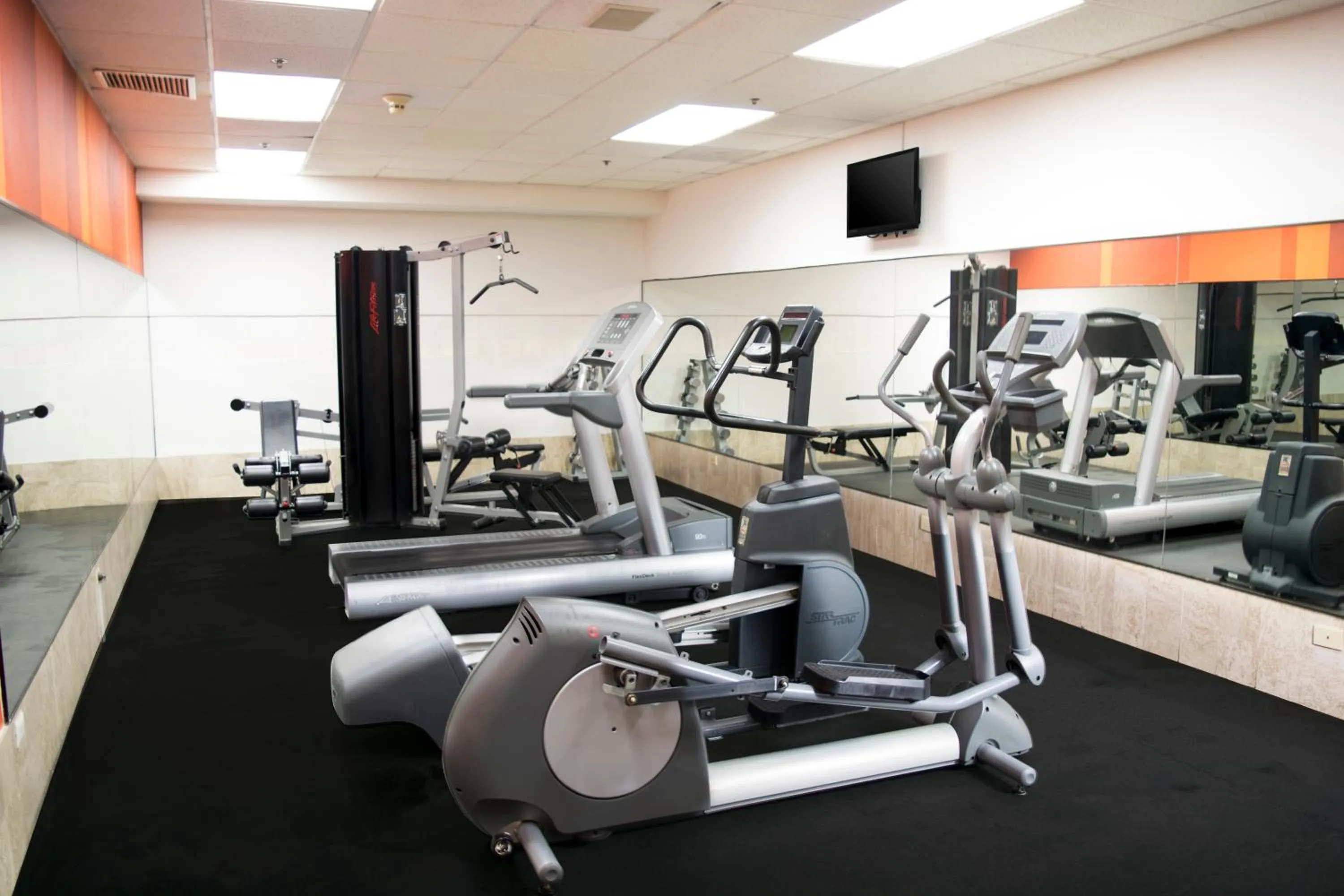 Fitness centre/facilities in iStay Hotel Monterrey Histórico