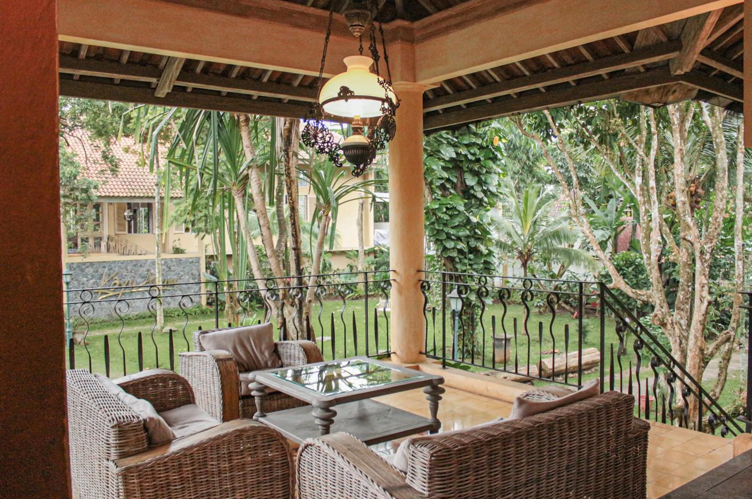 Restaurant/places to eat in Kayu Arum Resort