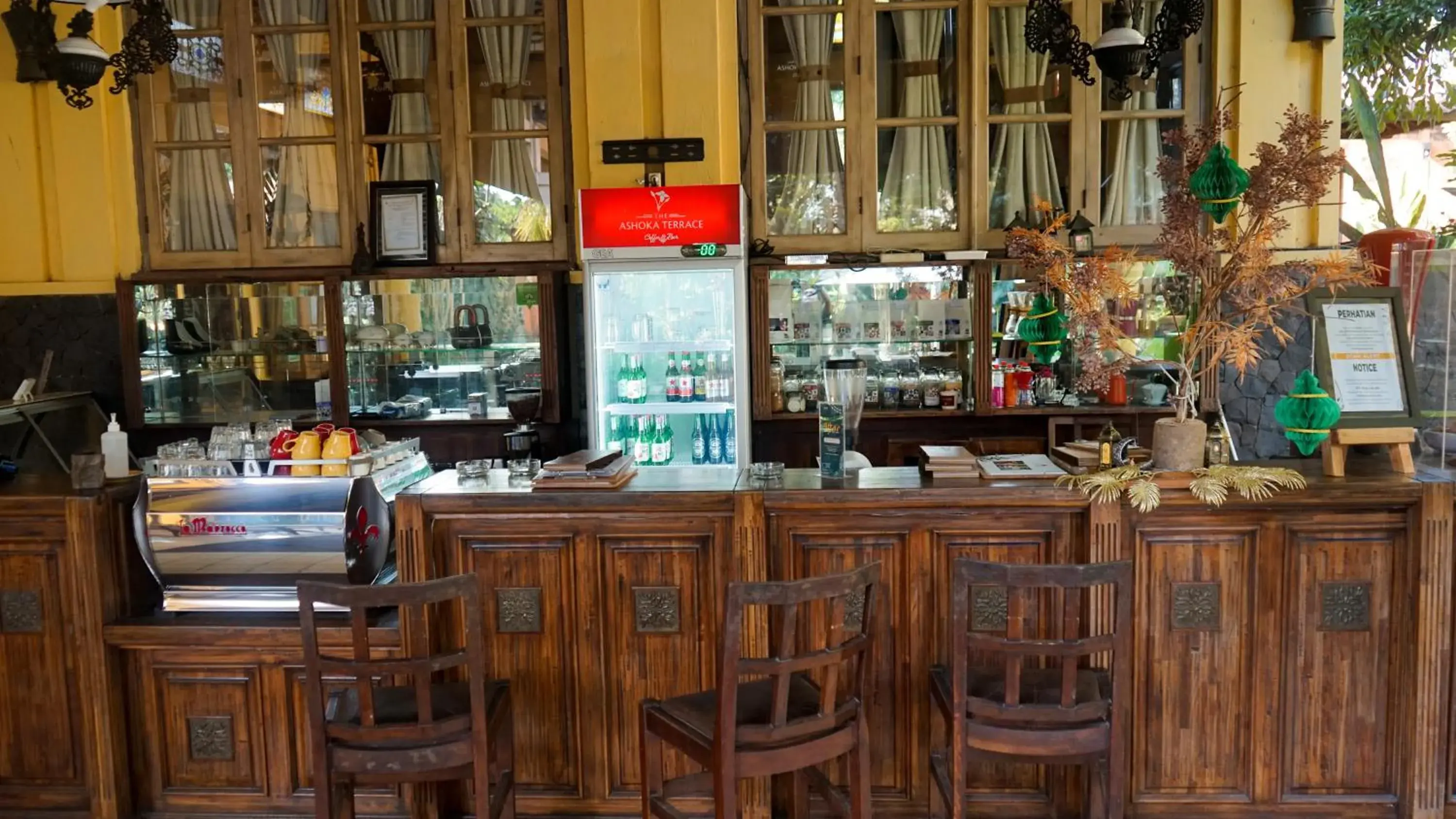 Lounge or bar in Kayu Arum Resort Lounge or bar in Kayu Arum Resort