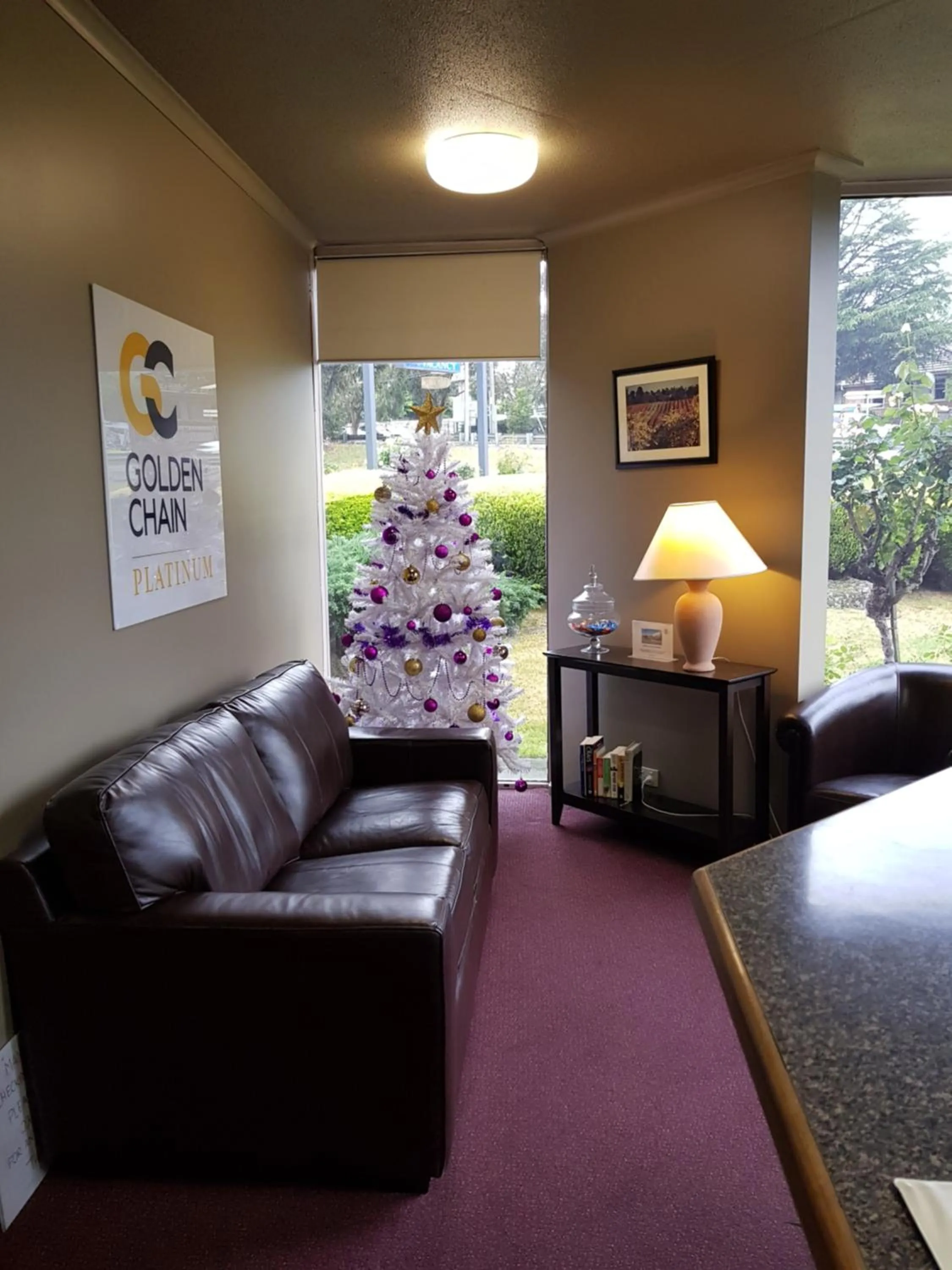 Lobby or reception in Ringwood Lake Inn