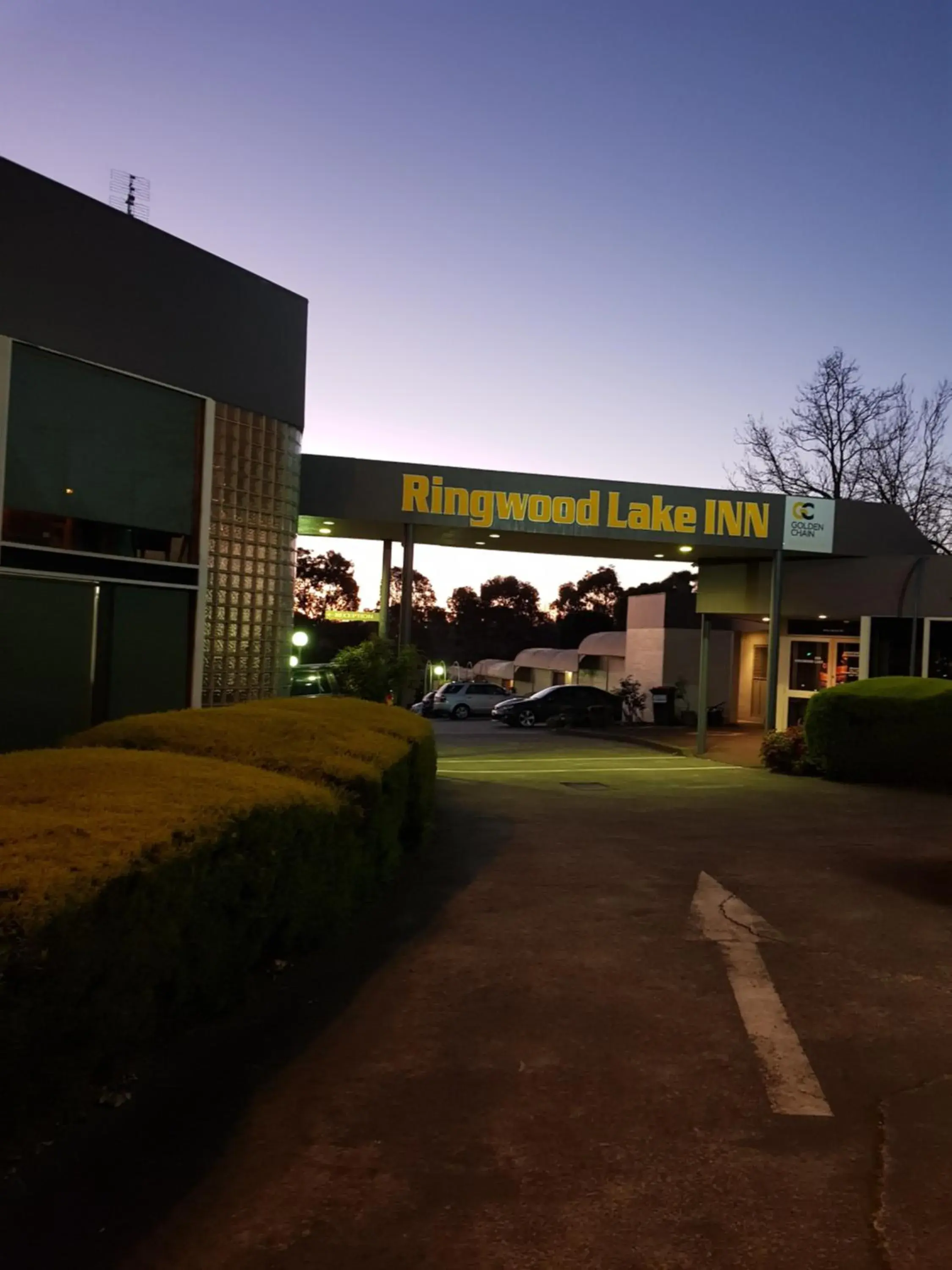 Facade/entrance in Ringwood Lake Inn Facade/entrance in Ringwood Lake Inn