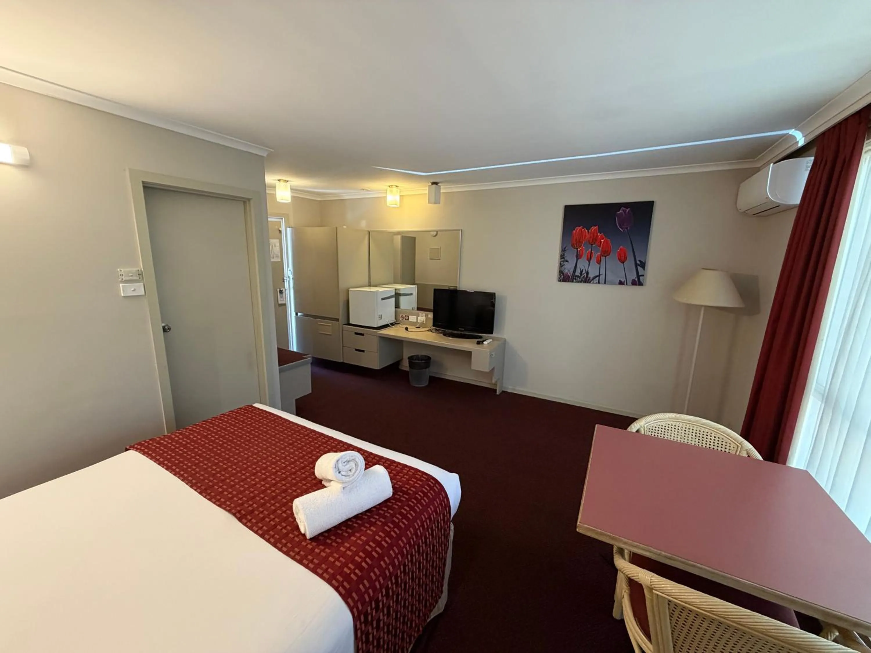 Bed in Ringwood Lake Inn