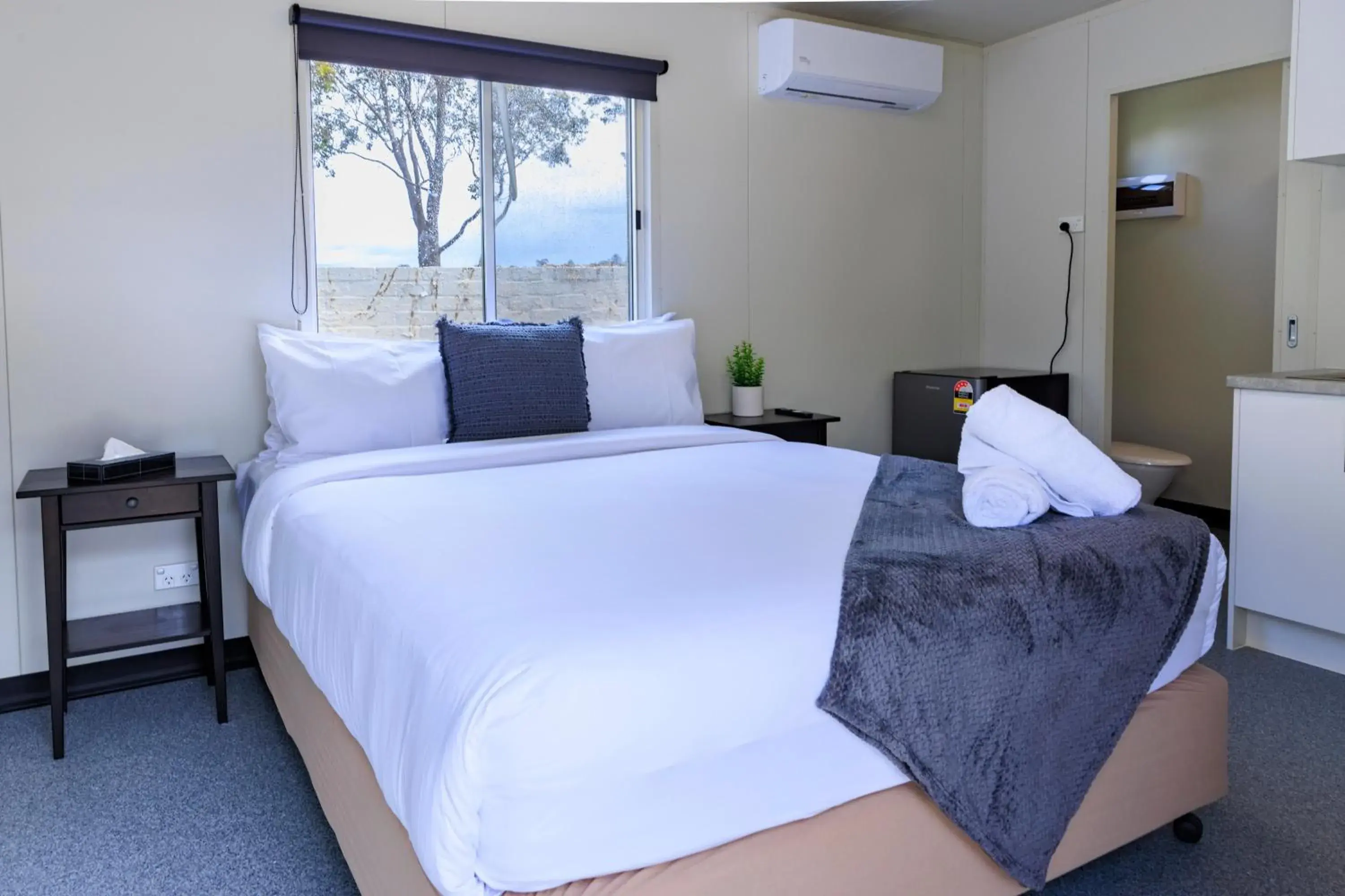 Bed in Ringwood Lake Inn Bed in Ringwood Lake Inn