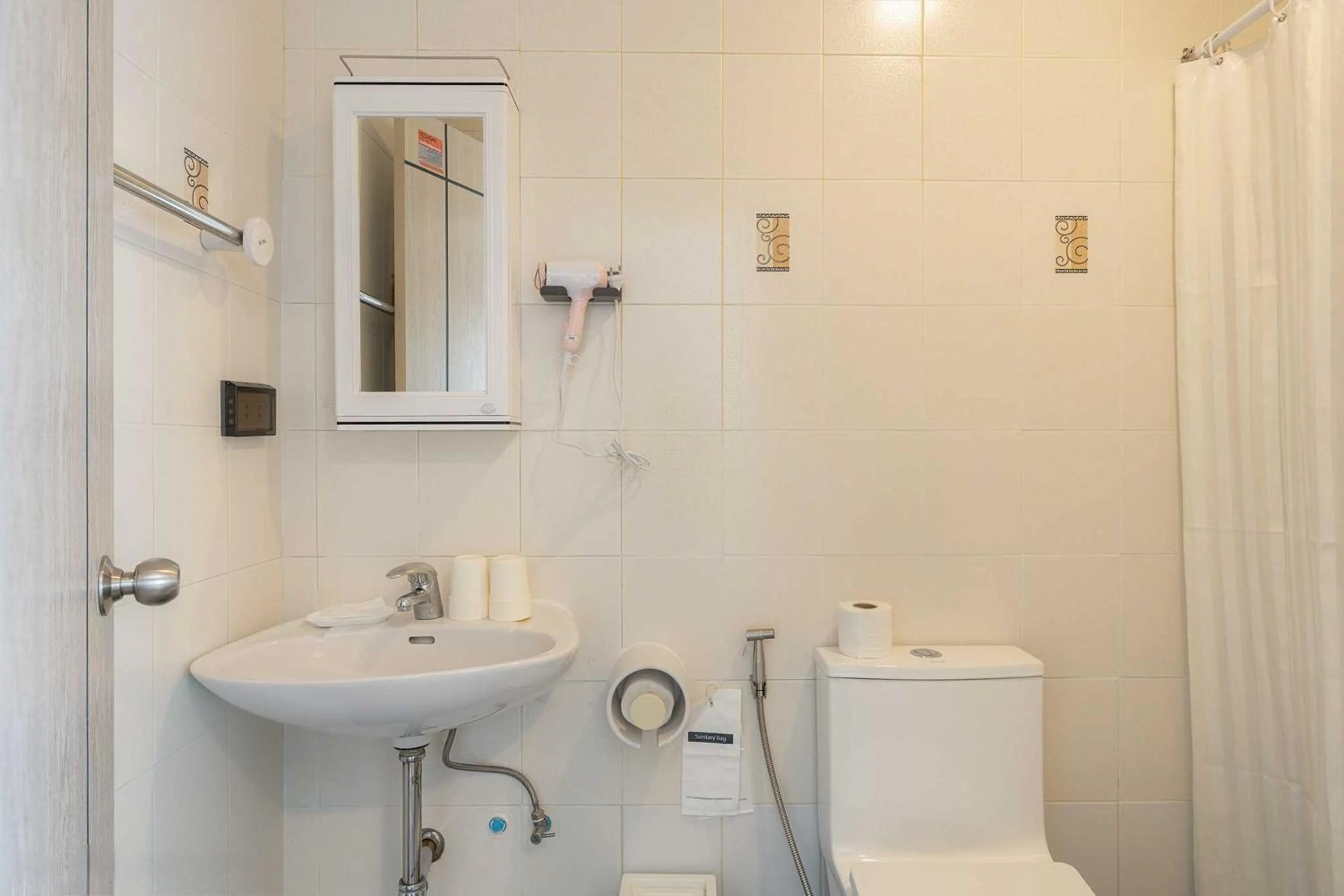 Bathroom in Ratchadamnoen Residence