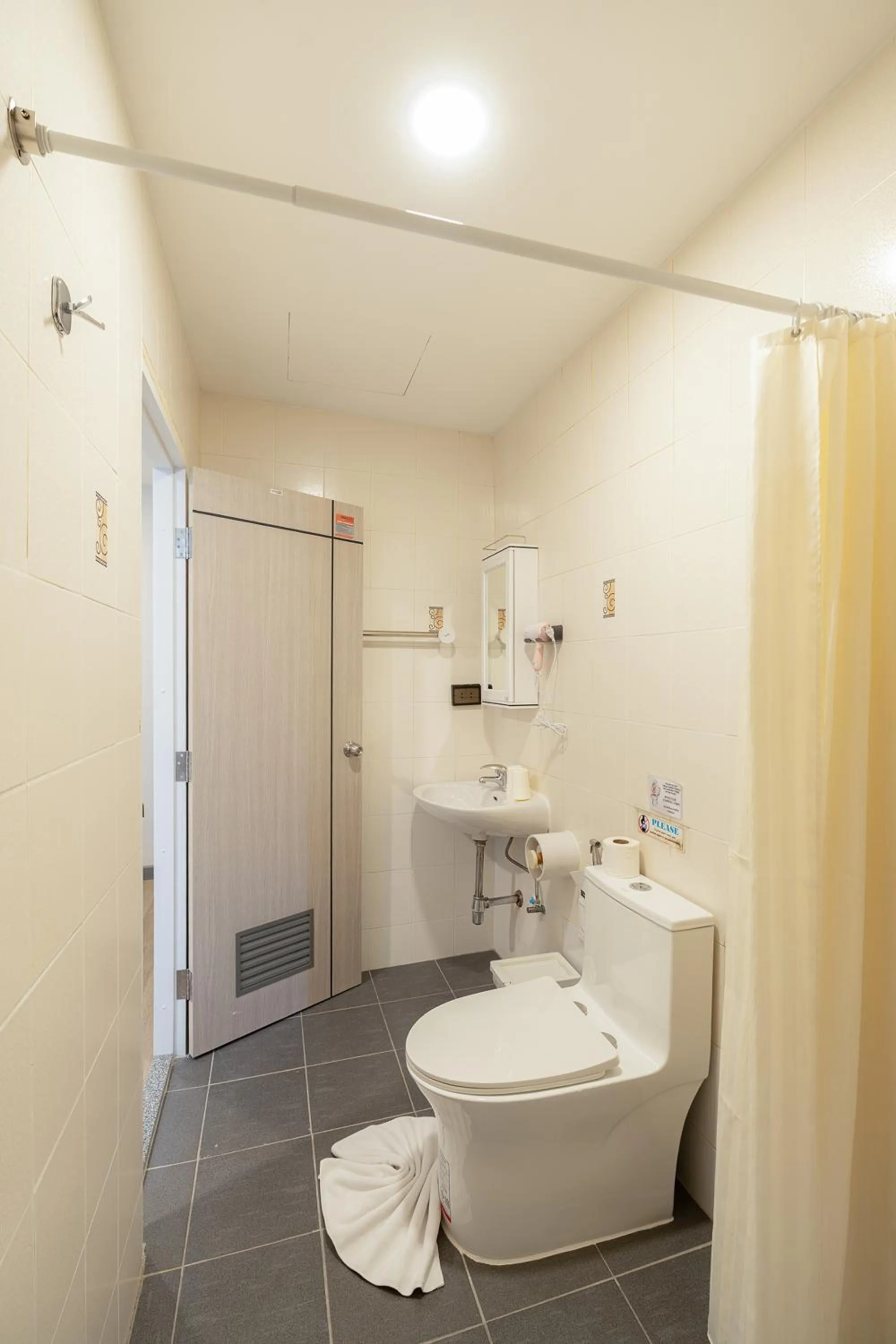 Bathroom in Ratchadamnoen Residence