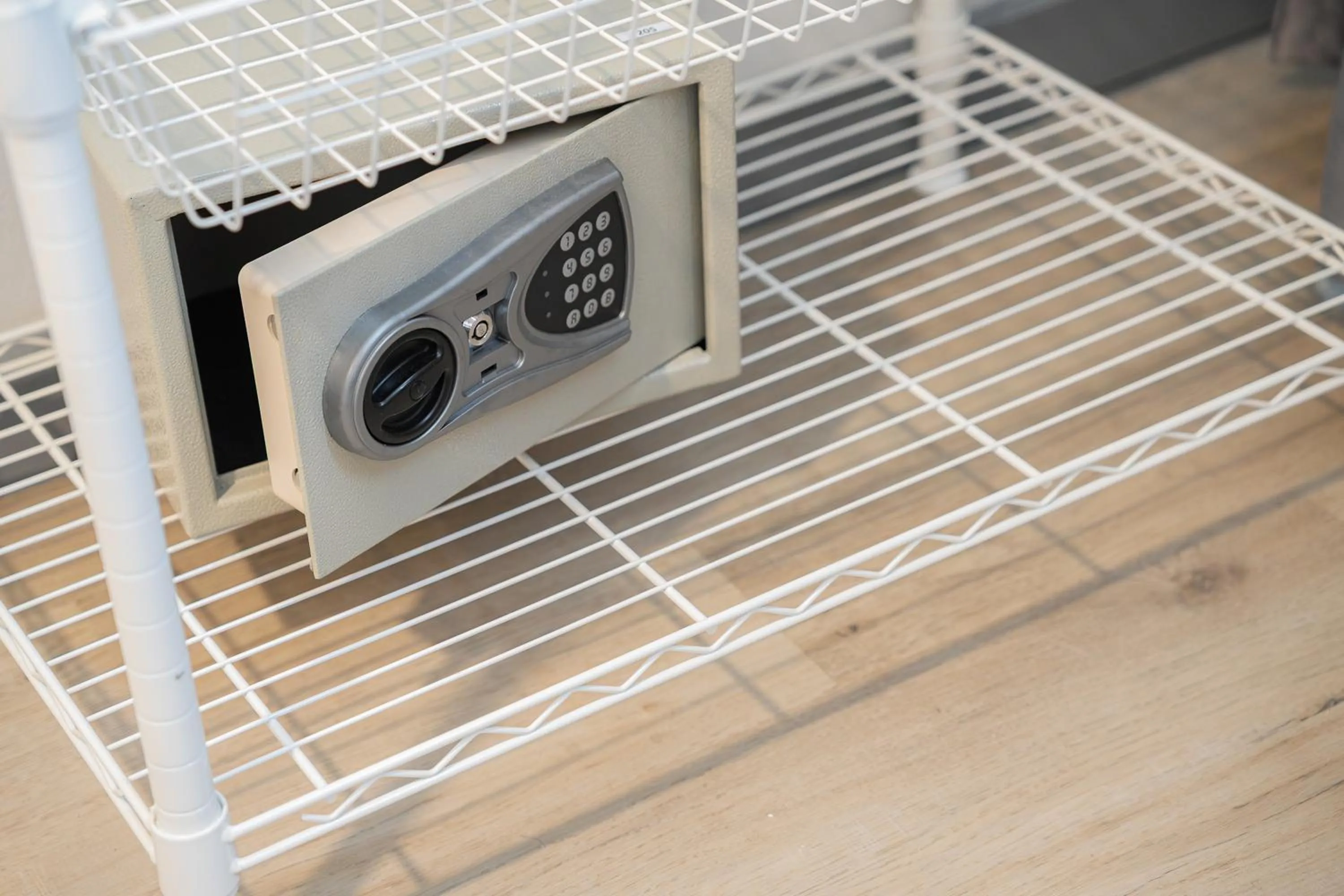 safe in Ratchadamnoen Residence