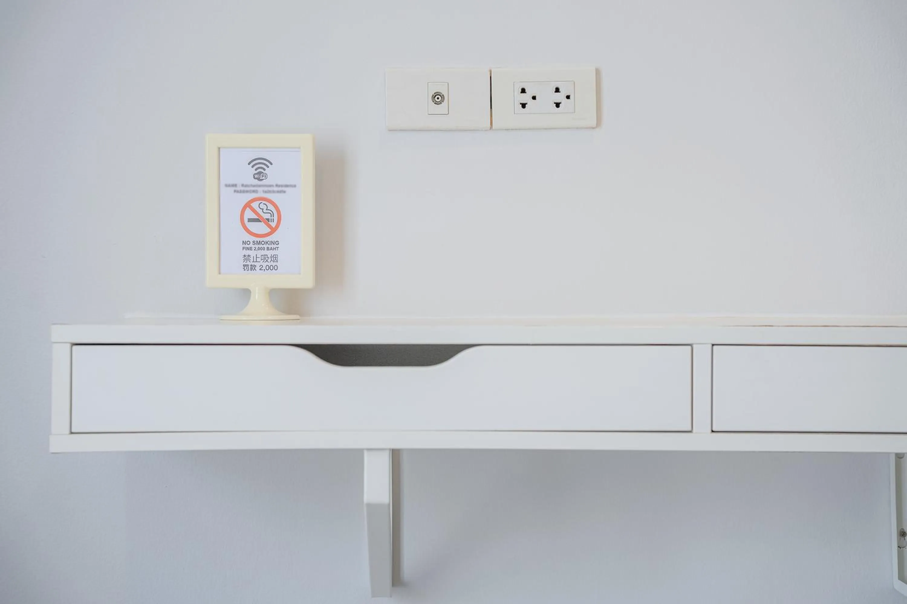 wardrobe in Ratchadamnoen Residence