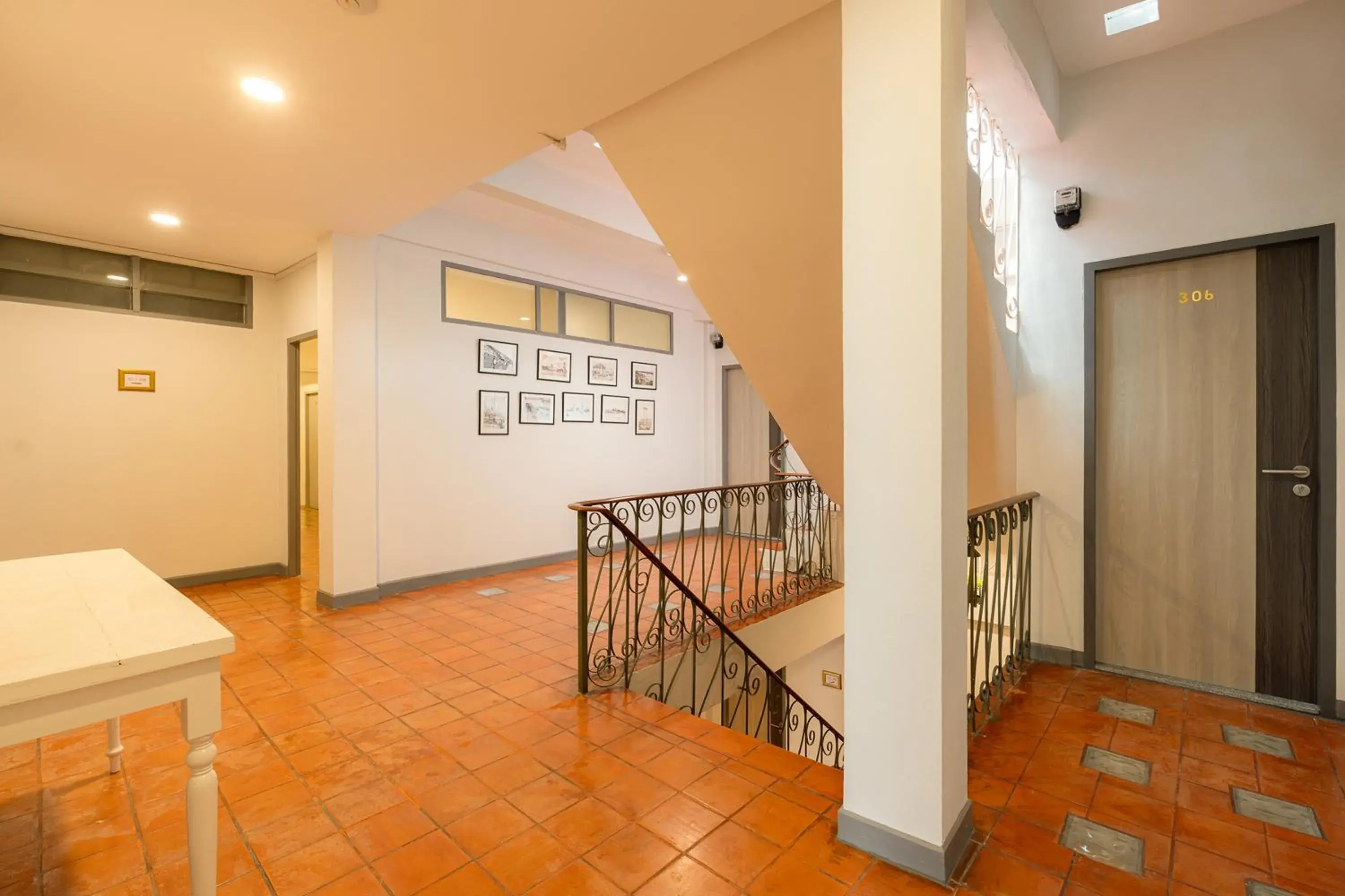 Area and facilities in Ratchadamnoen Residence Area and facilities in Ratchadamnoen Residence