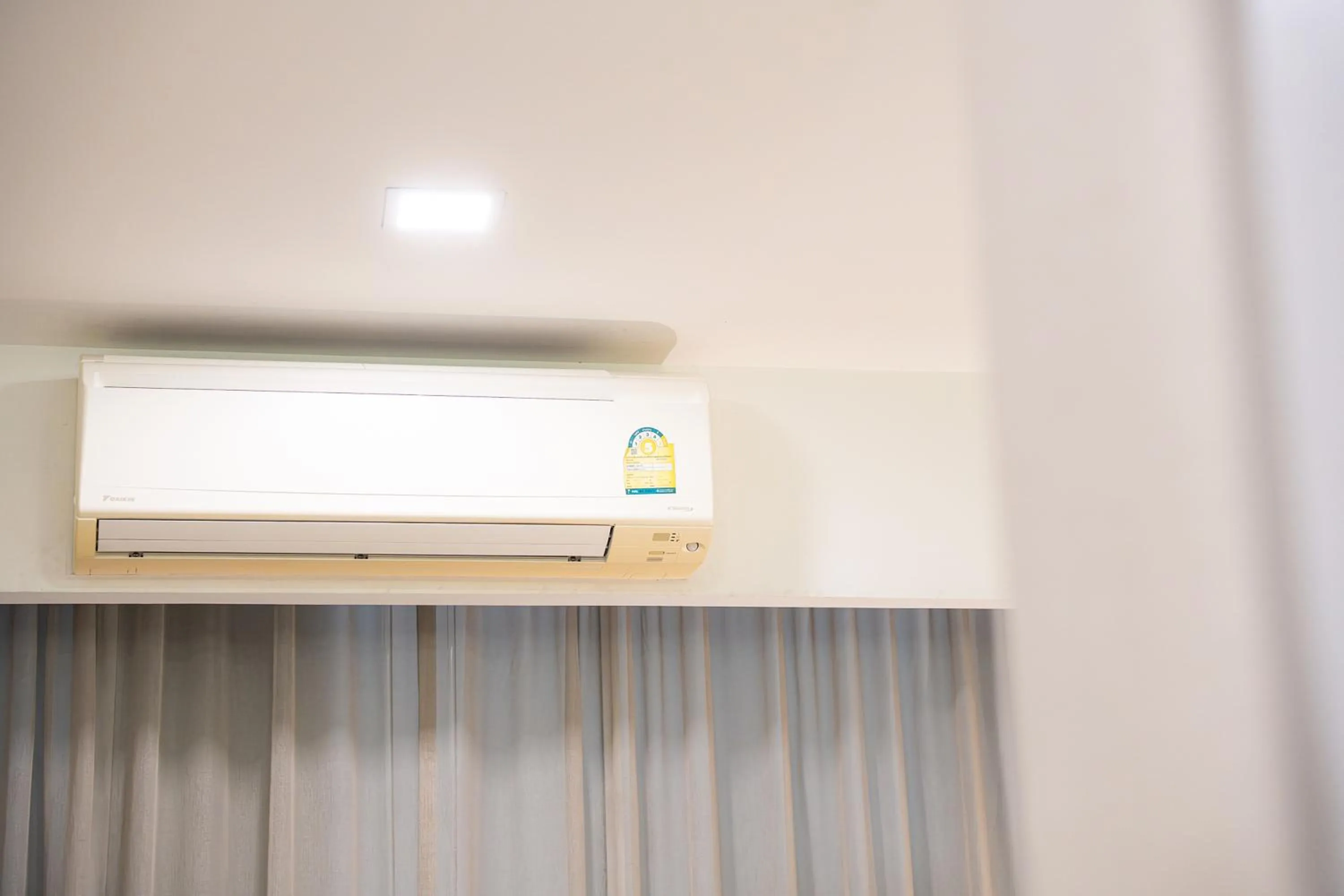 air conditioner in Ratchadamnoen Residence