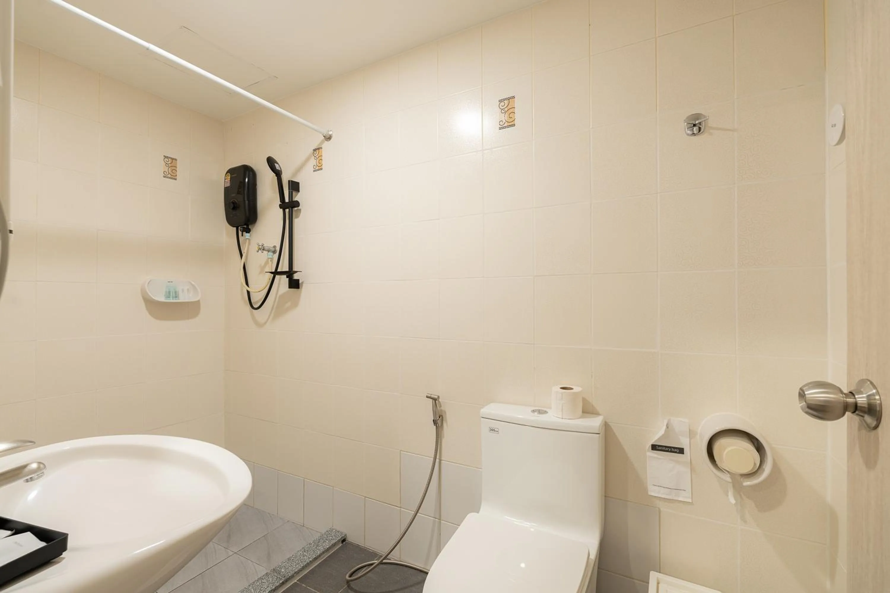 Bathroom in Ratchadamnoen Residence