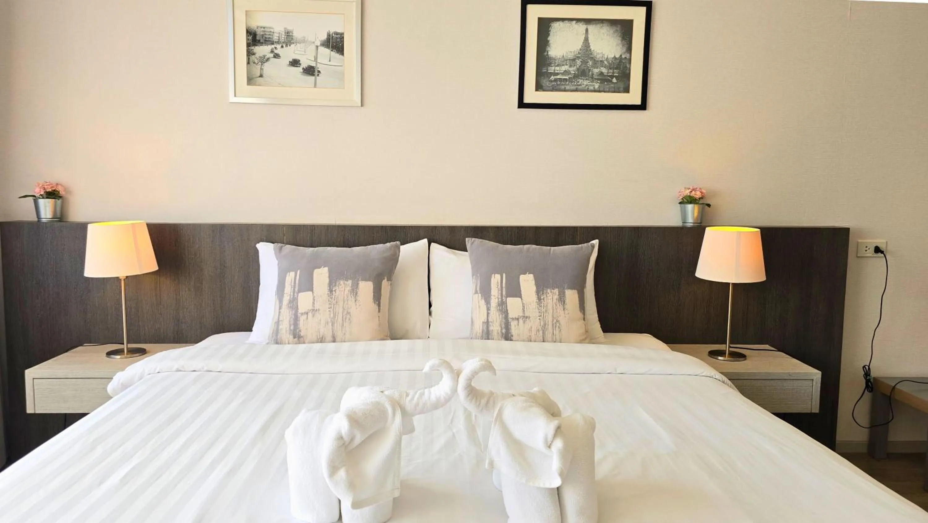 Bedroom, Bed in Ratchadamnoen Residence