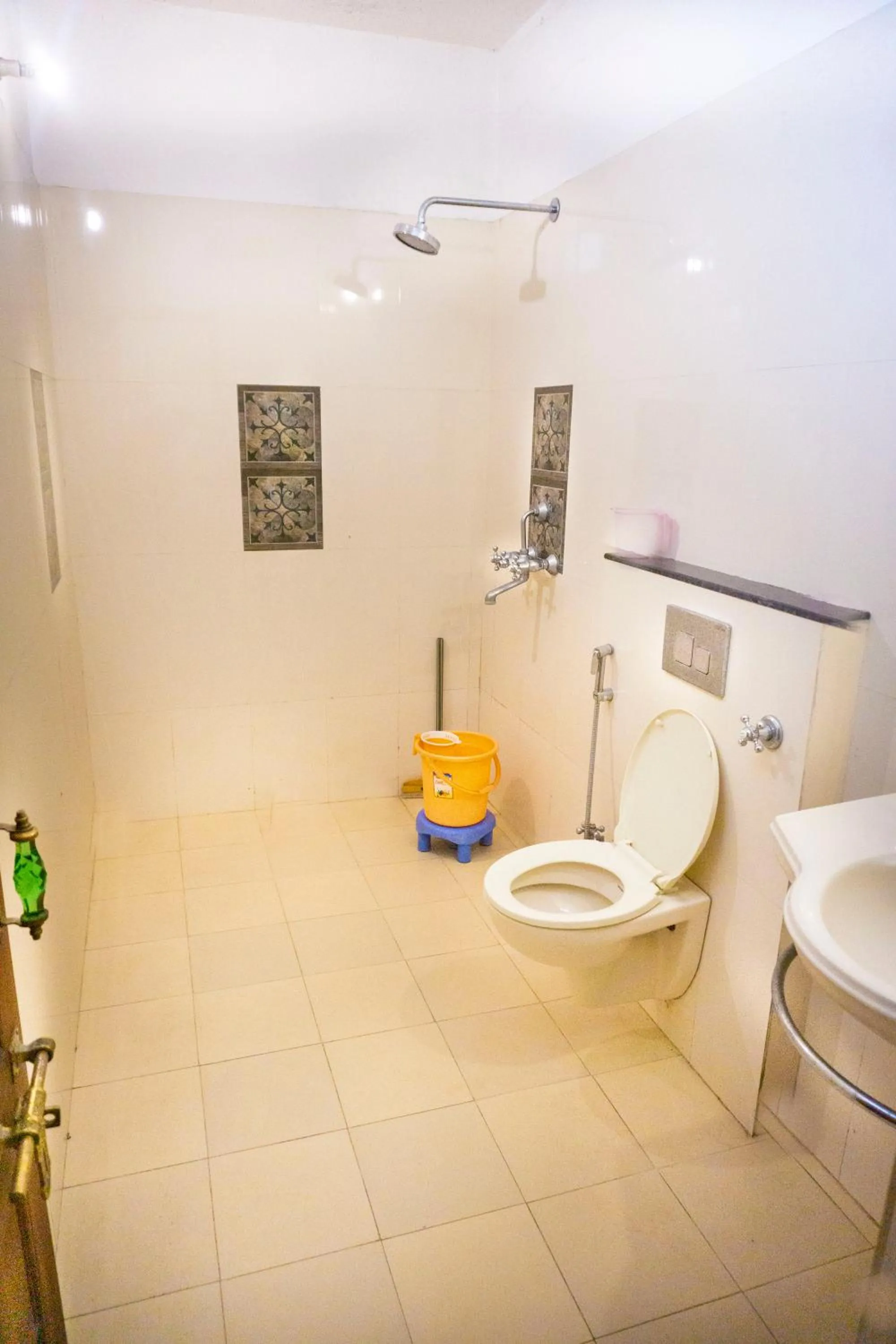 Shower in Krishna Palace - A Heritage Boutique Hotel