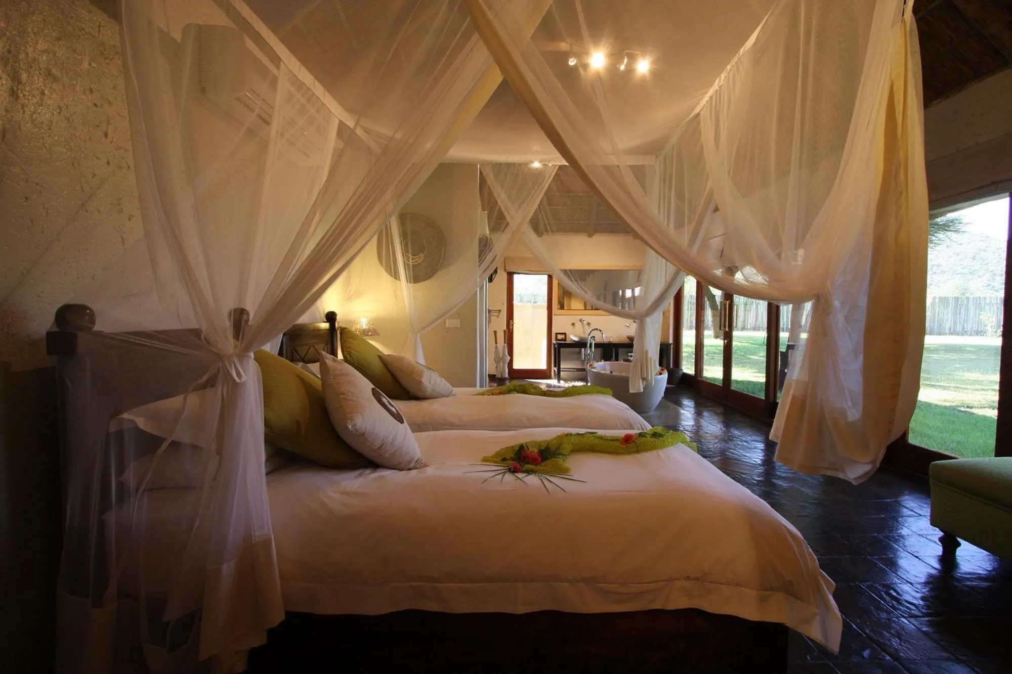 Bedroom, Bed in Tau Game Lodge