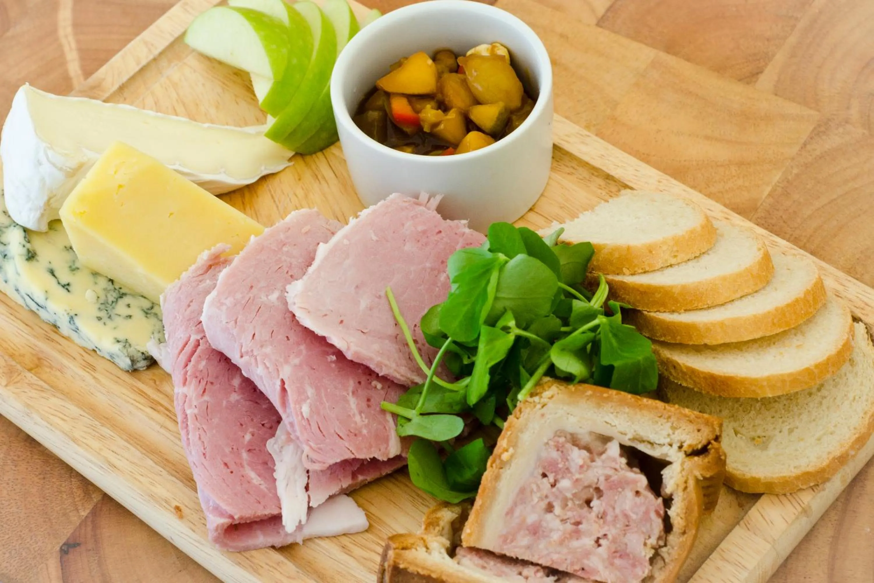 Lunch in Norfolk Arms Hotel, Ringinglow