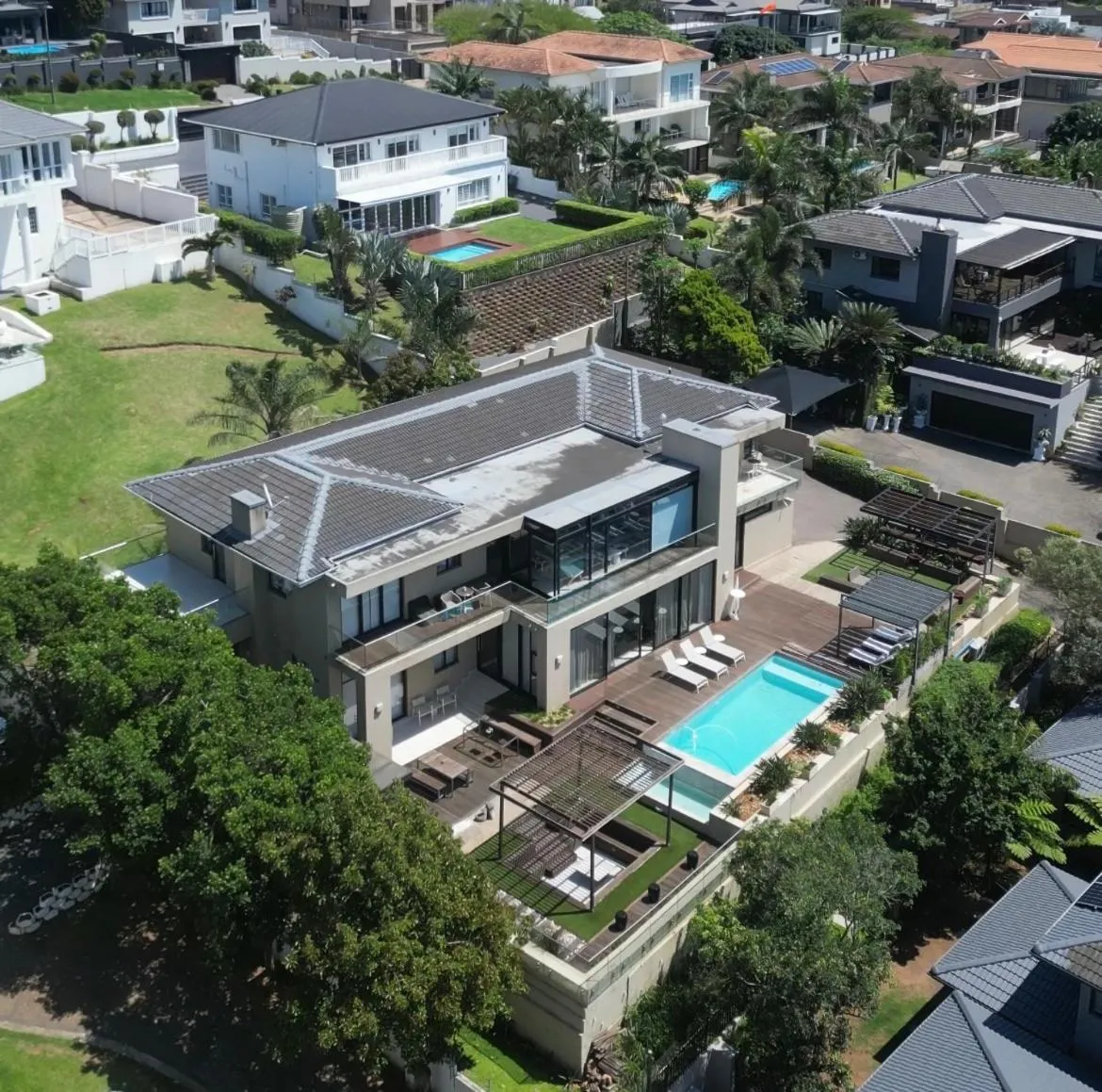 Luxe Life House
