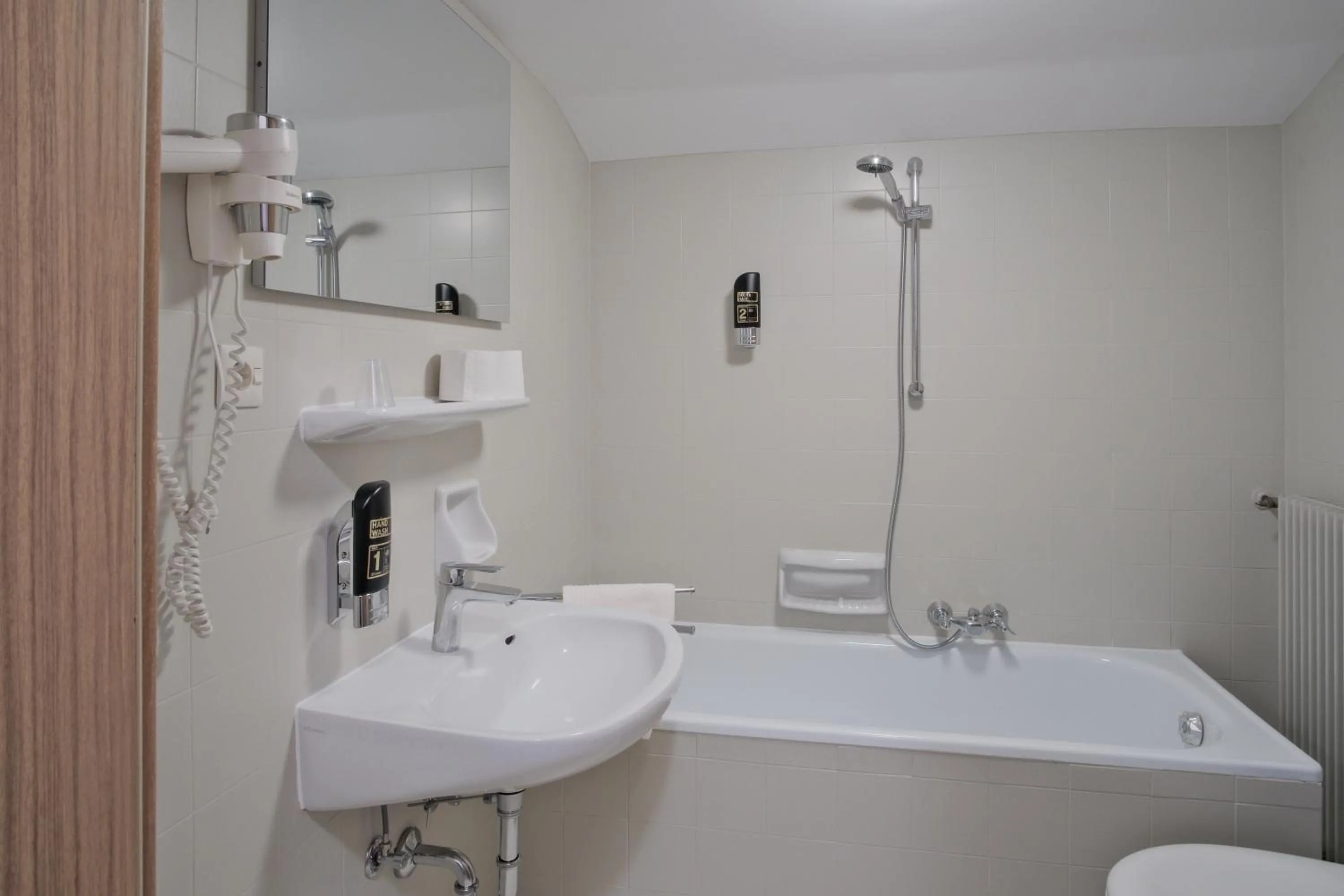 Shower in Almarett