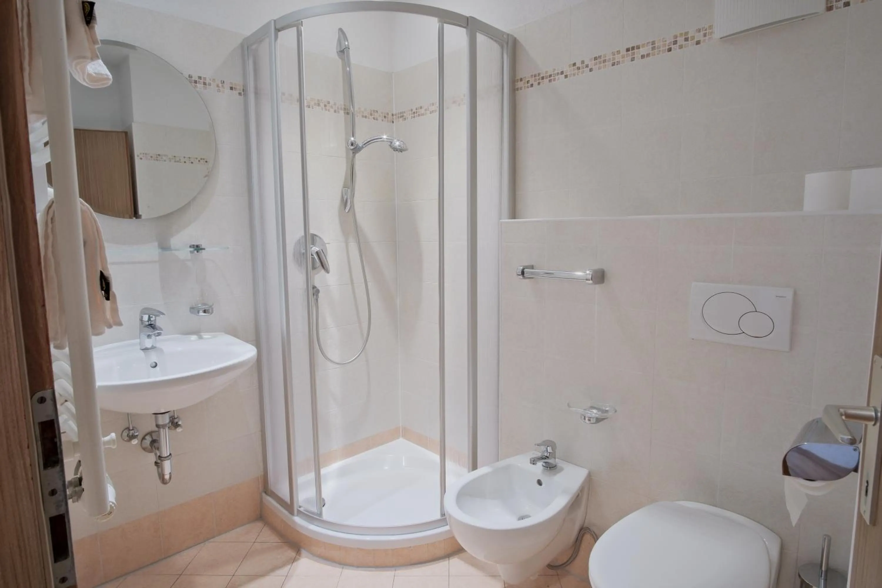 Shower in Almarett