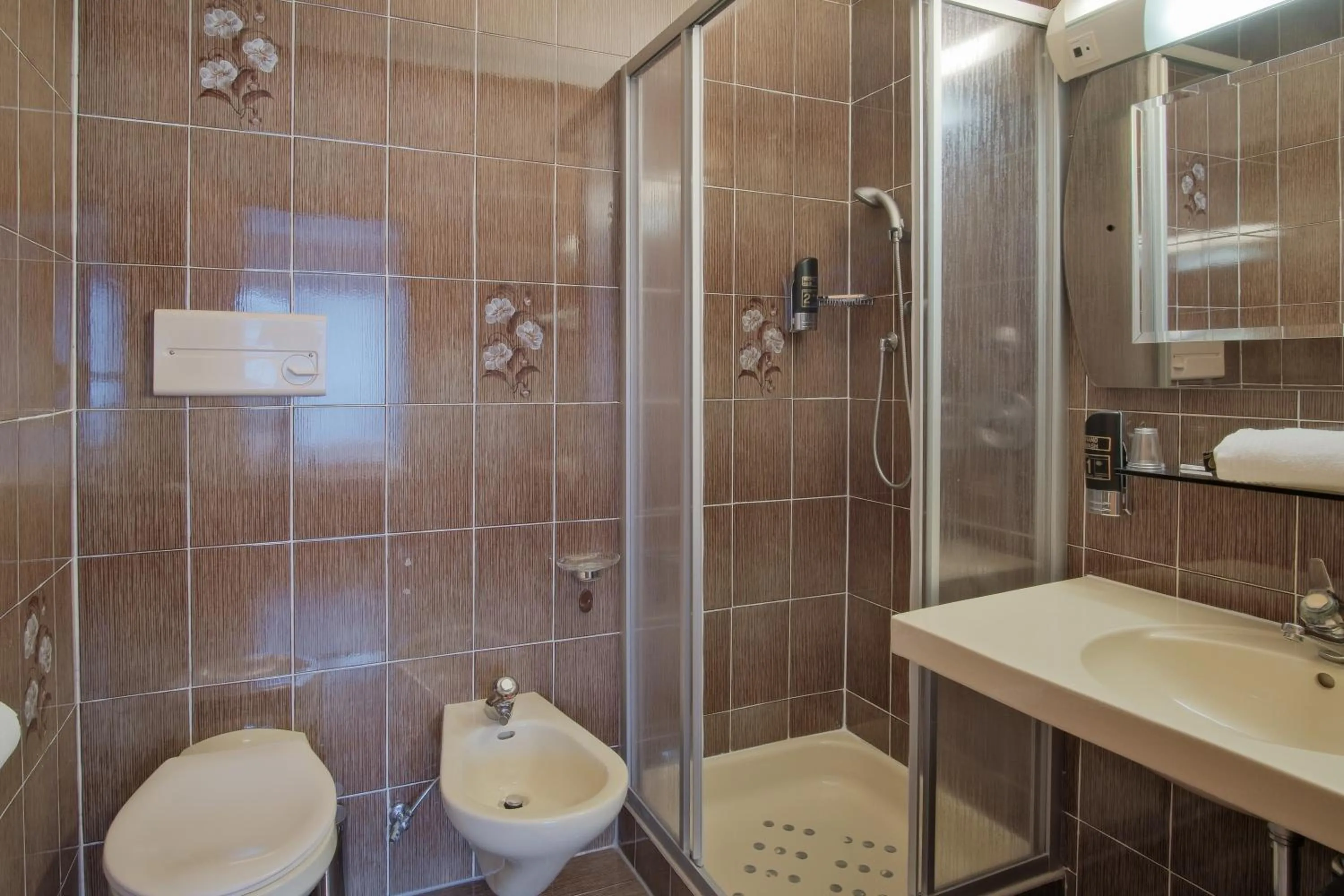 Shower in Almarett