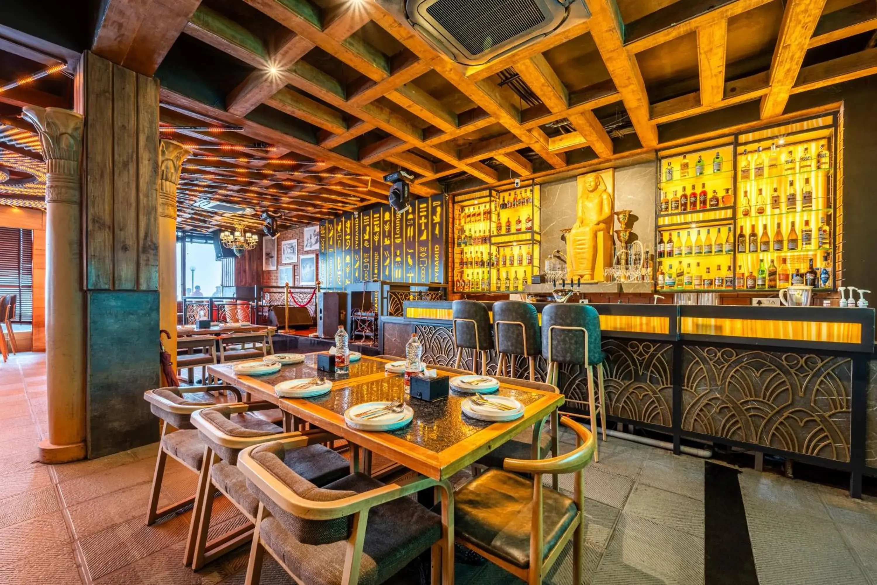 Lounge or bar in Treebo Premium Bridge View Regency, Mall Road Lounge or bar in Treebo Premium Bridge View Regency, Mall Road