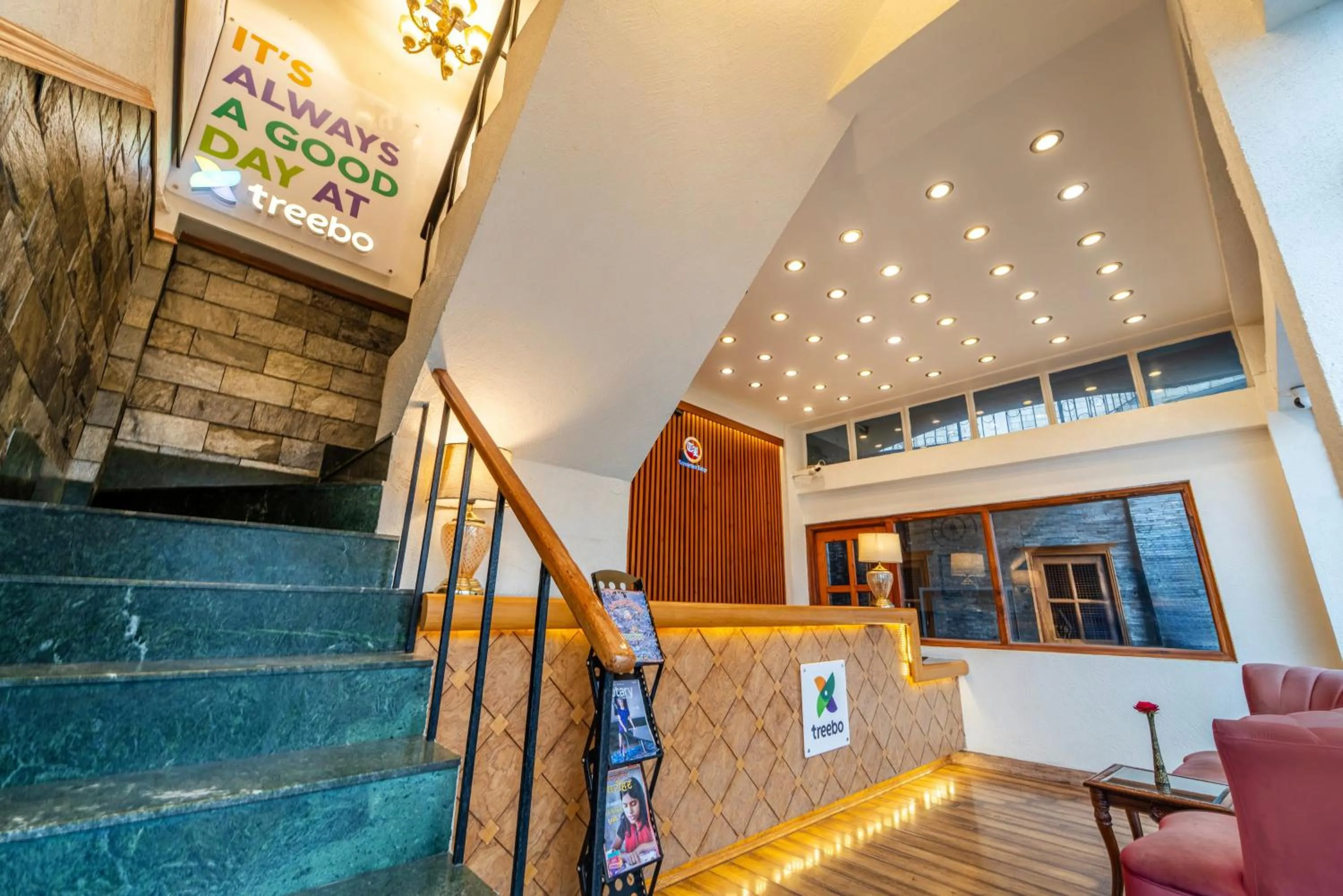 Lobby or reception in Treebo Premium Bridge View Regency, Mall Road