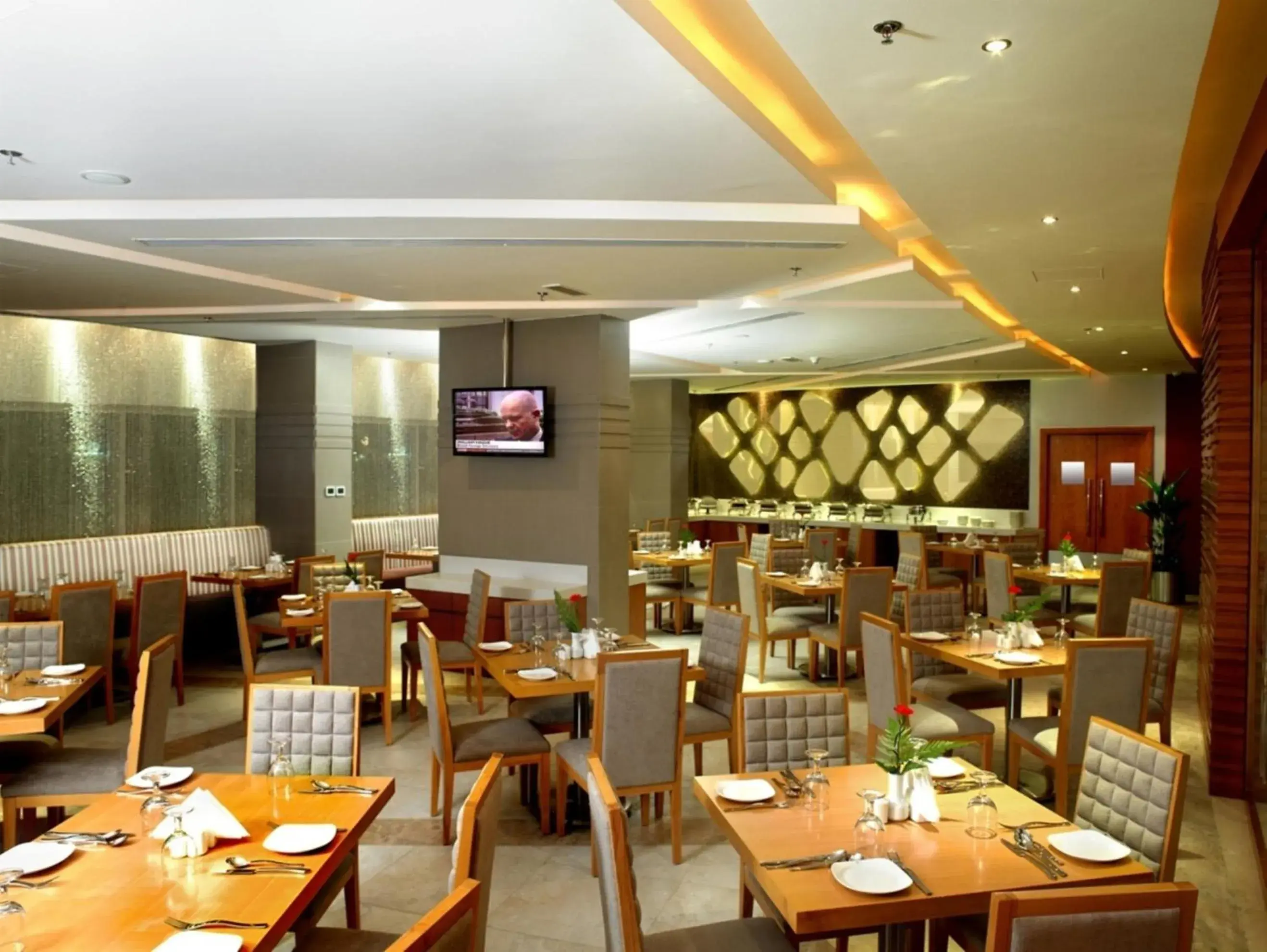 Restaurant/places to eat in Landmark Grand Hotel Restaurant/places to eat in Landmark Grand Hotel