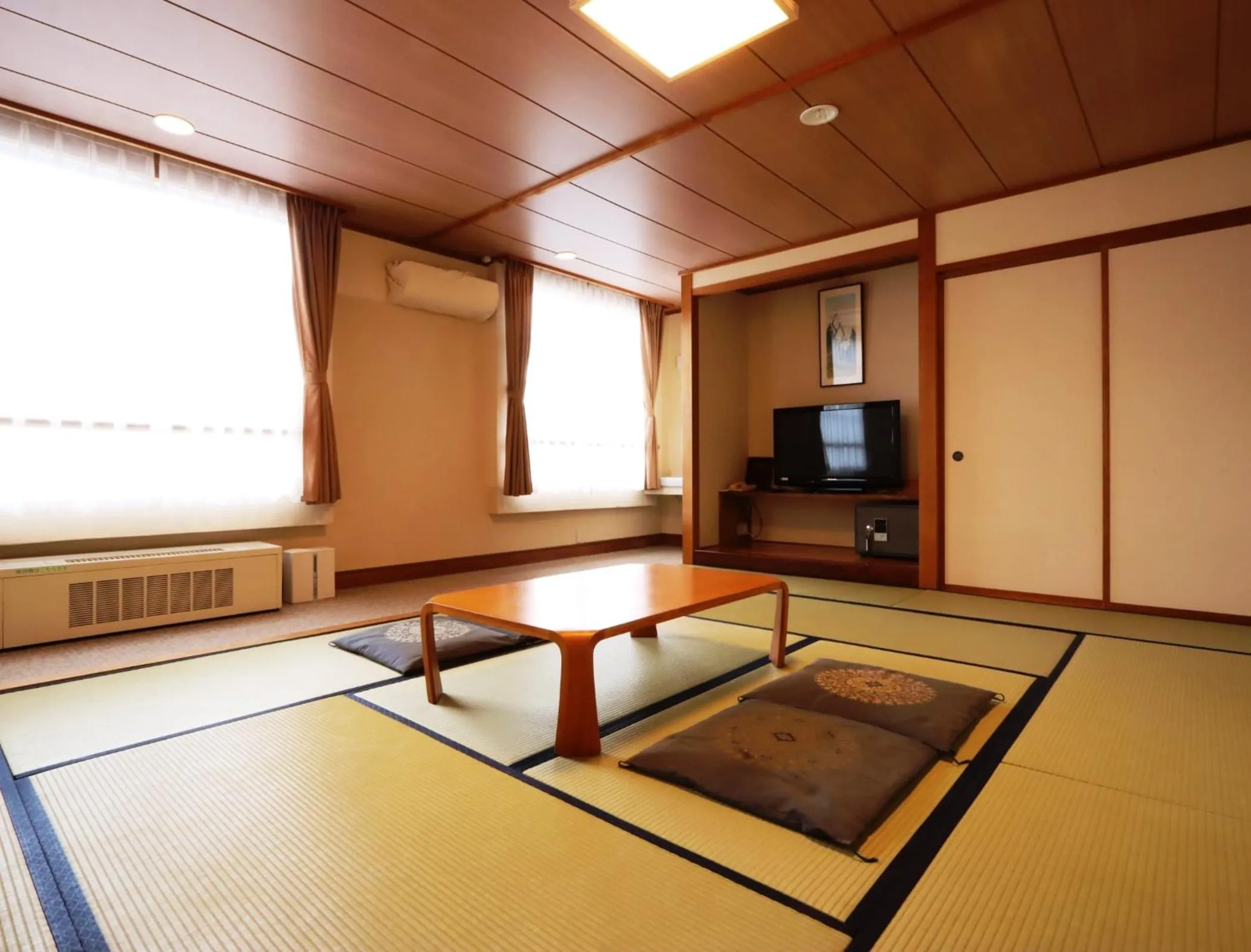 Photo of the whole room in Hotel Cerulean Alpine