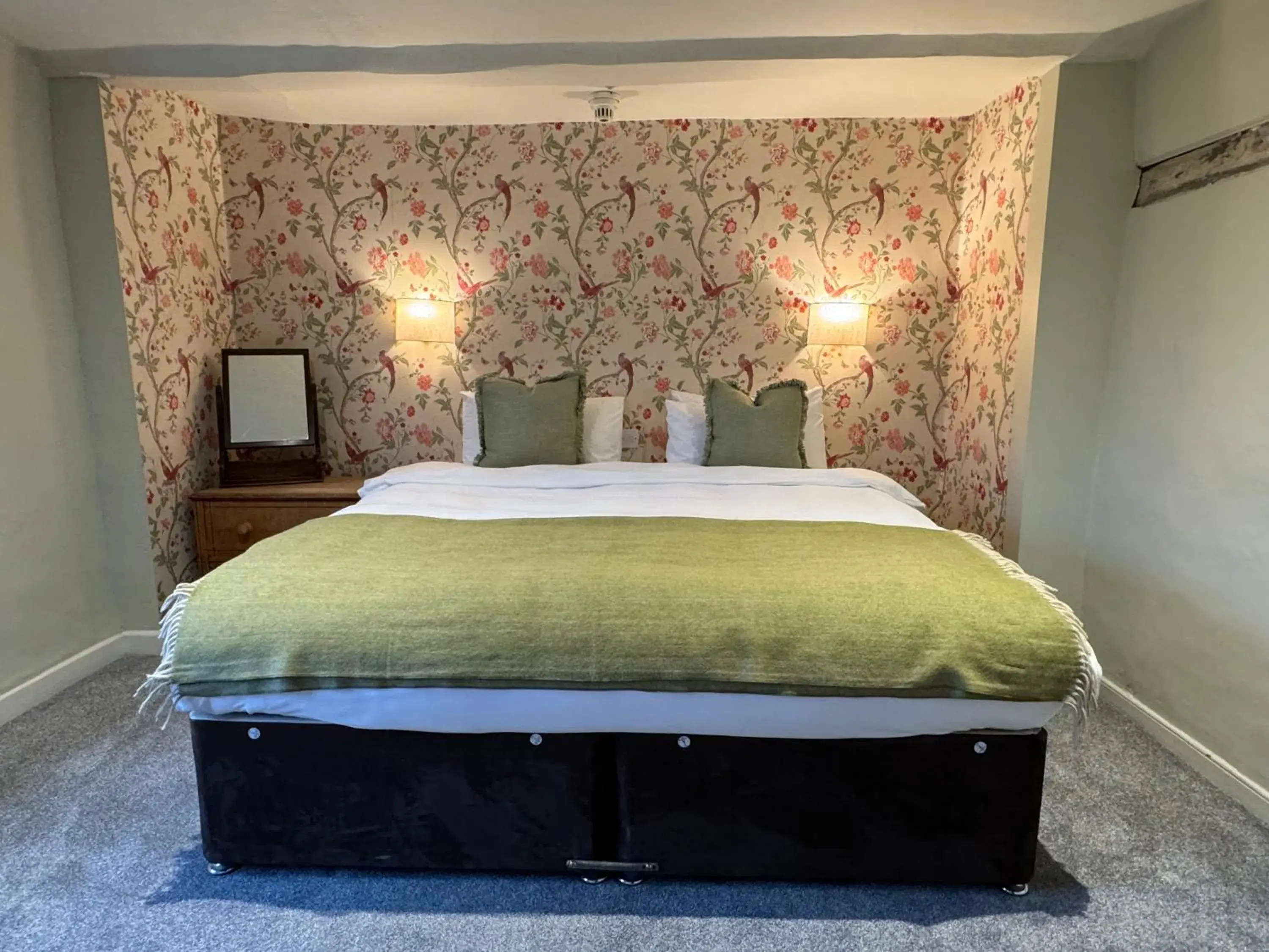 Double Room in Neeld Arms Double Room in Neeld Arms