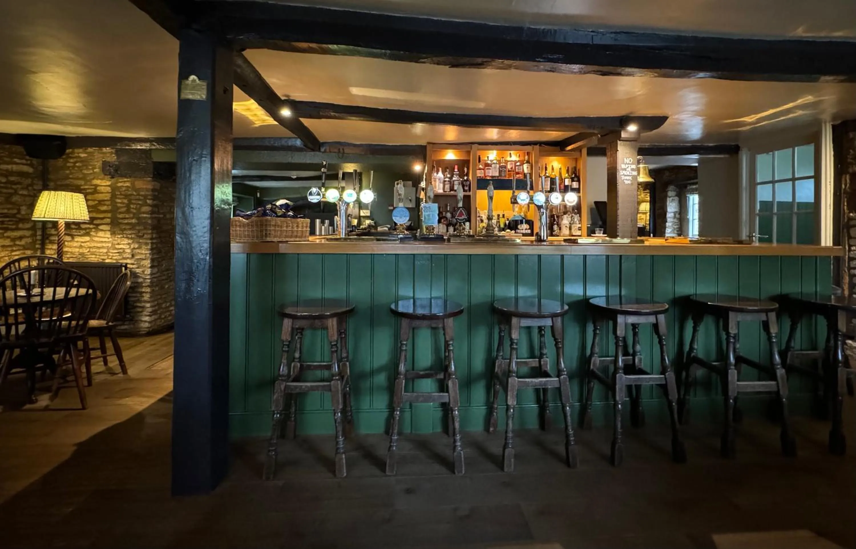 Restaurant/places to eat in Neeld Arms