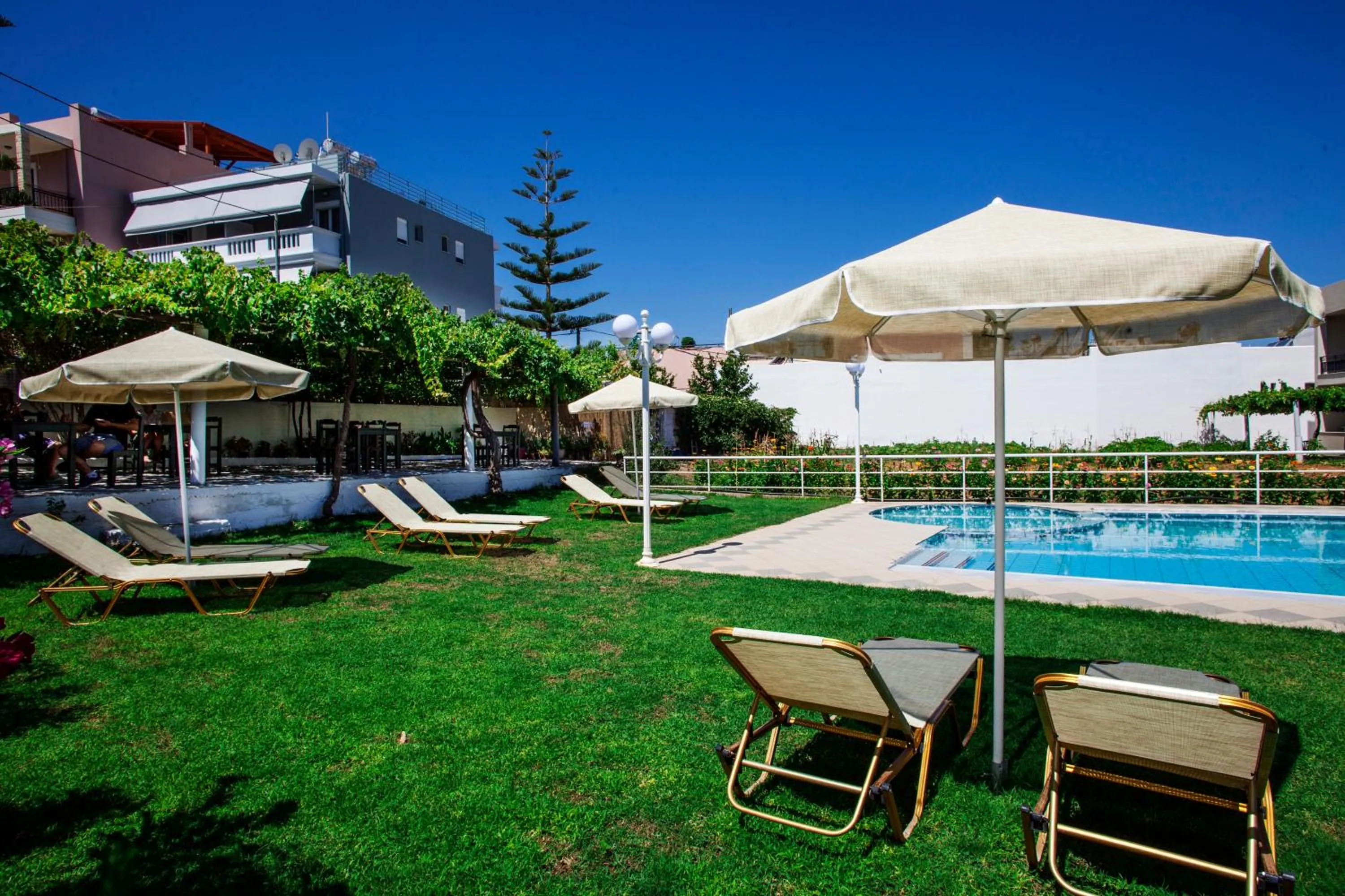 Swimming pool in Theros