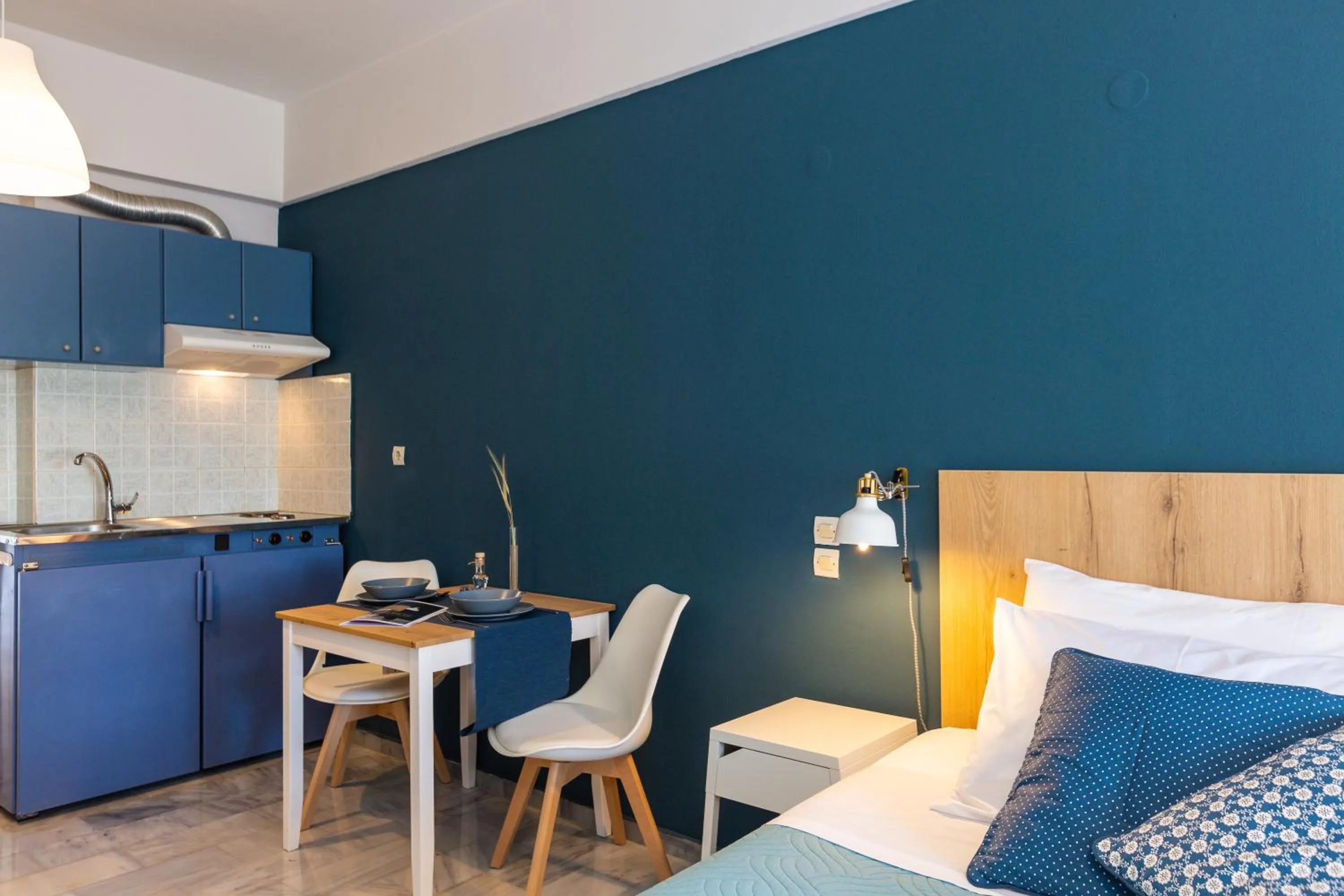 Kitchen or kitchenette, Bed in Theros