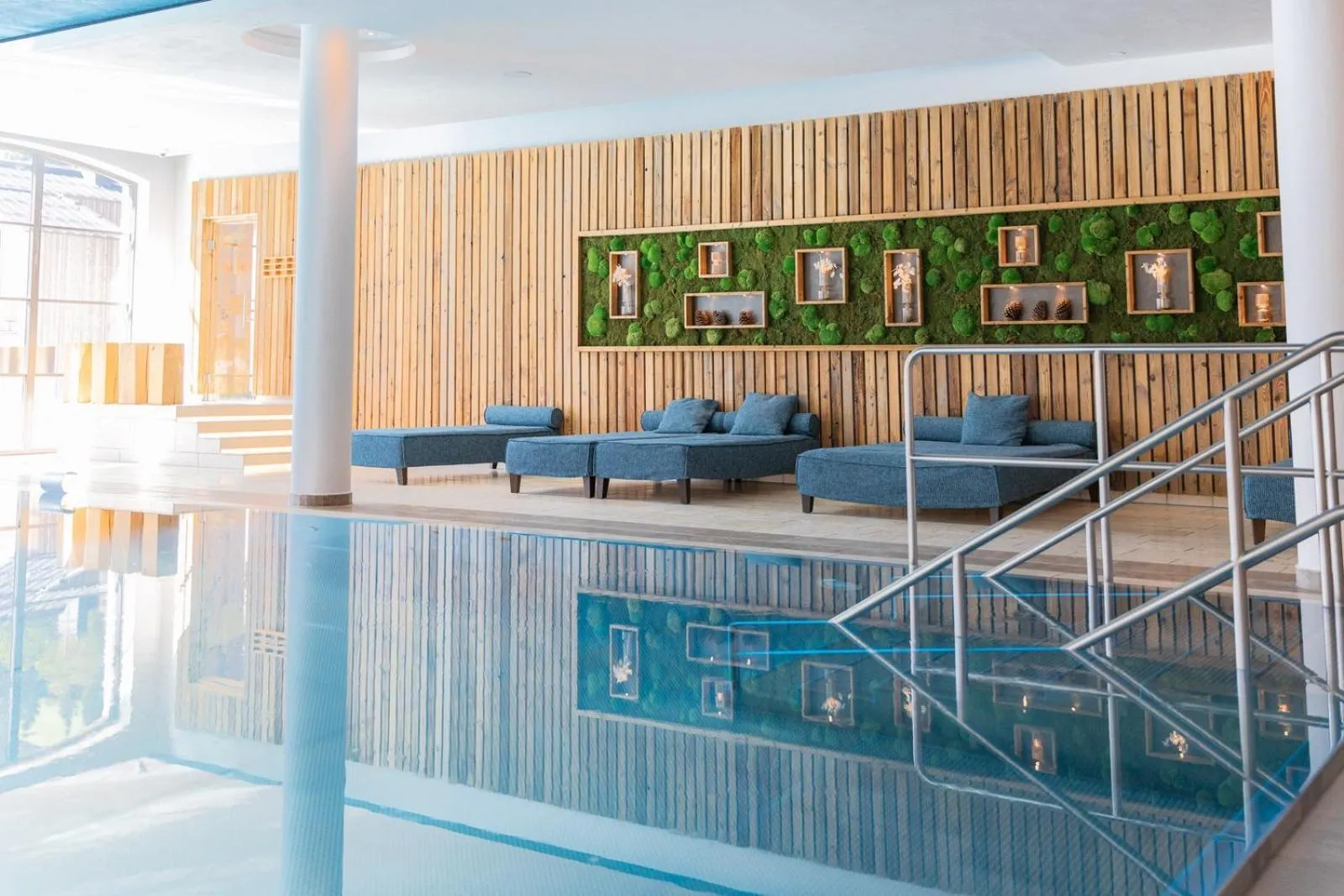 Swimming pool in Hotel Nesslerhof