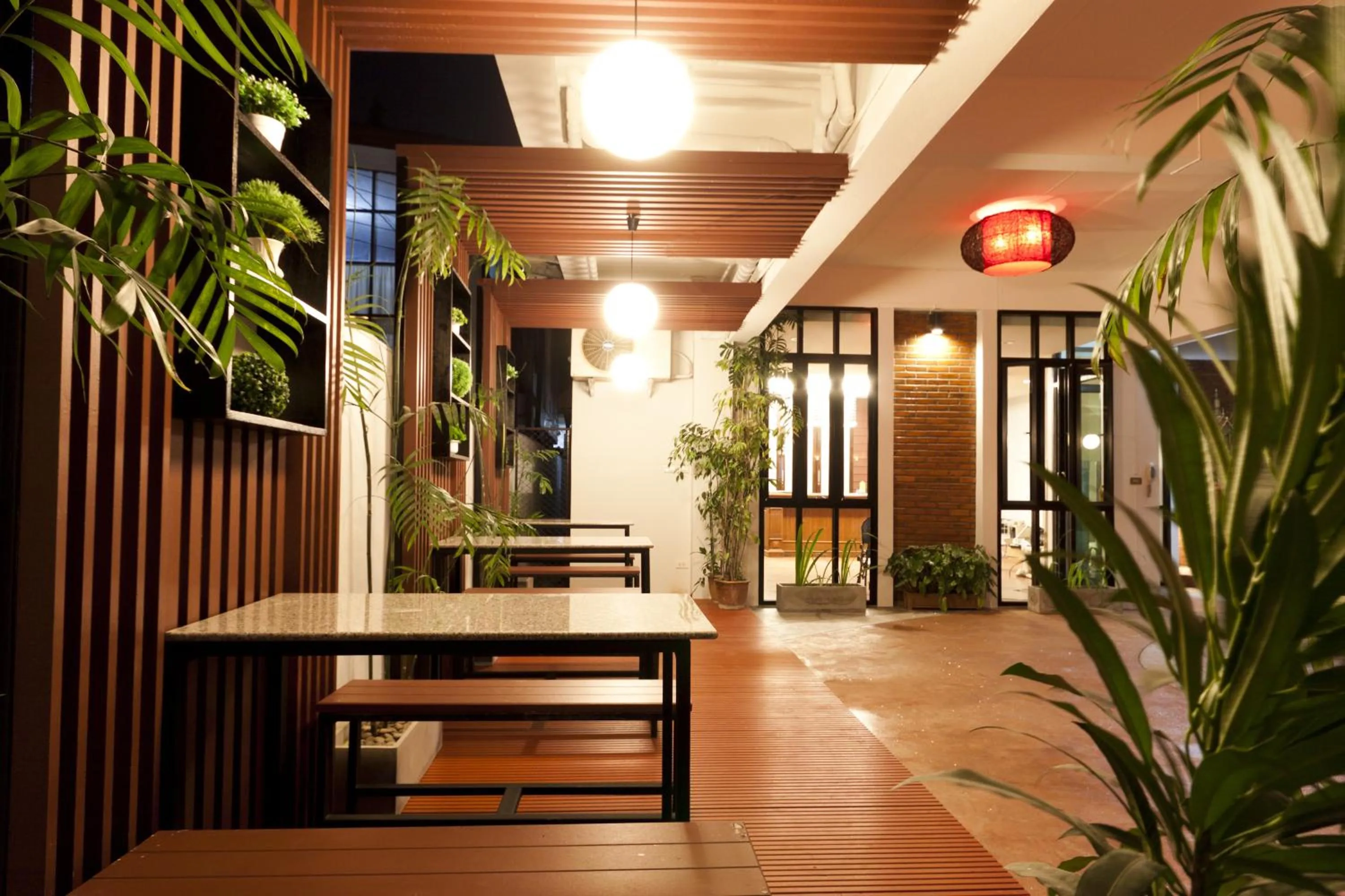 Restaurant/places to eat in Shan Boutique hotel