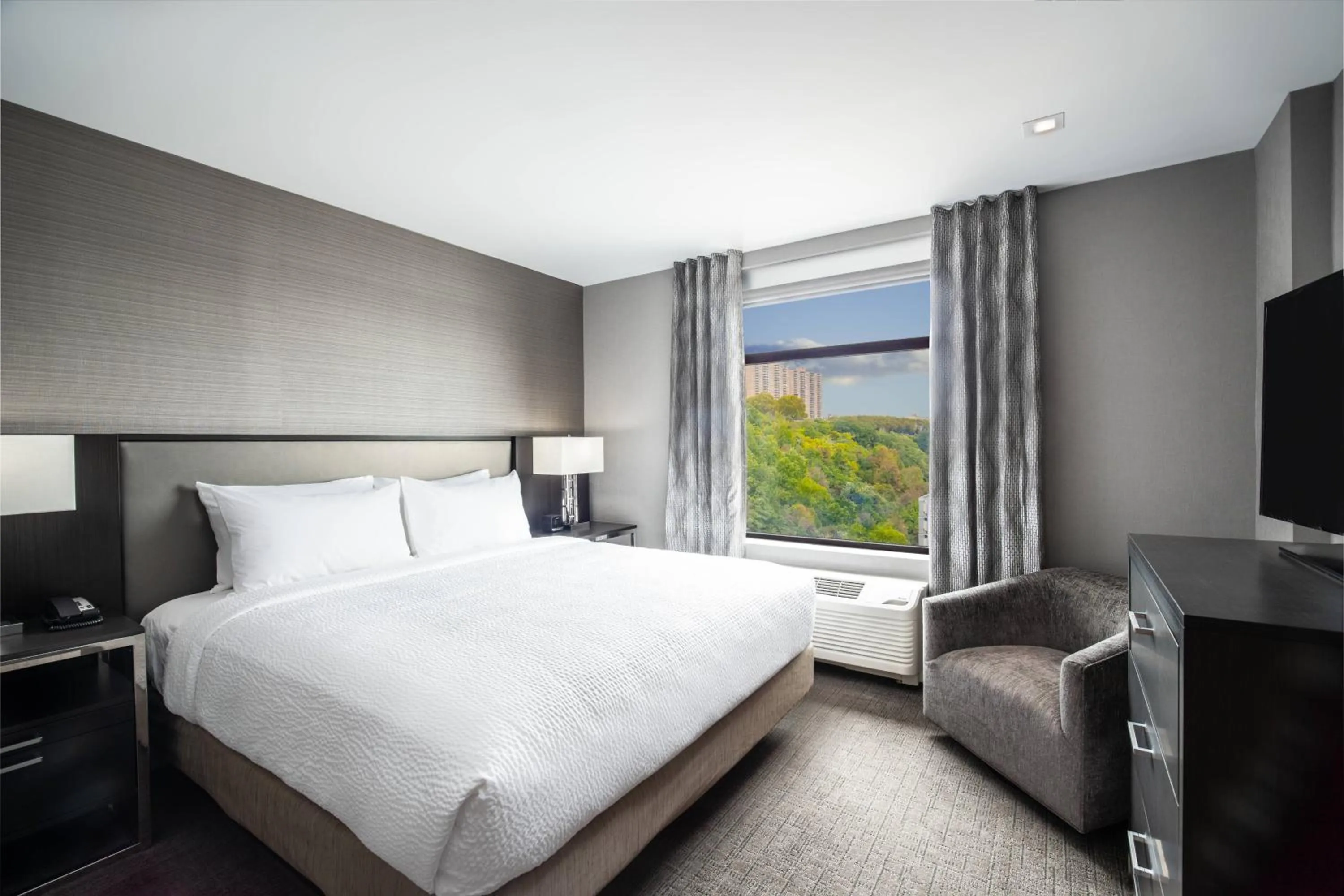 Bedroom, Bed in Residence Inn by Marriott Weehawken