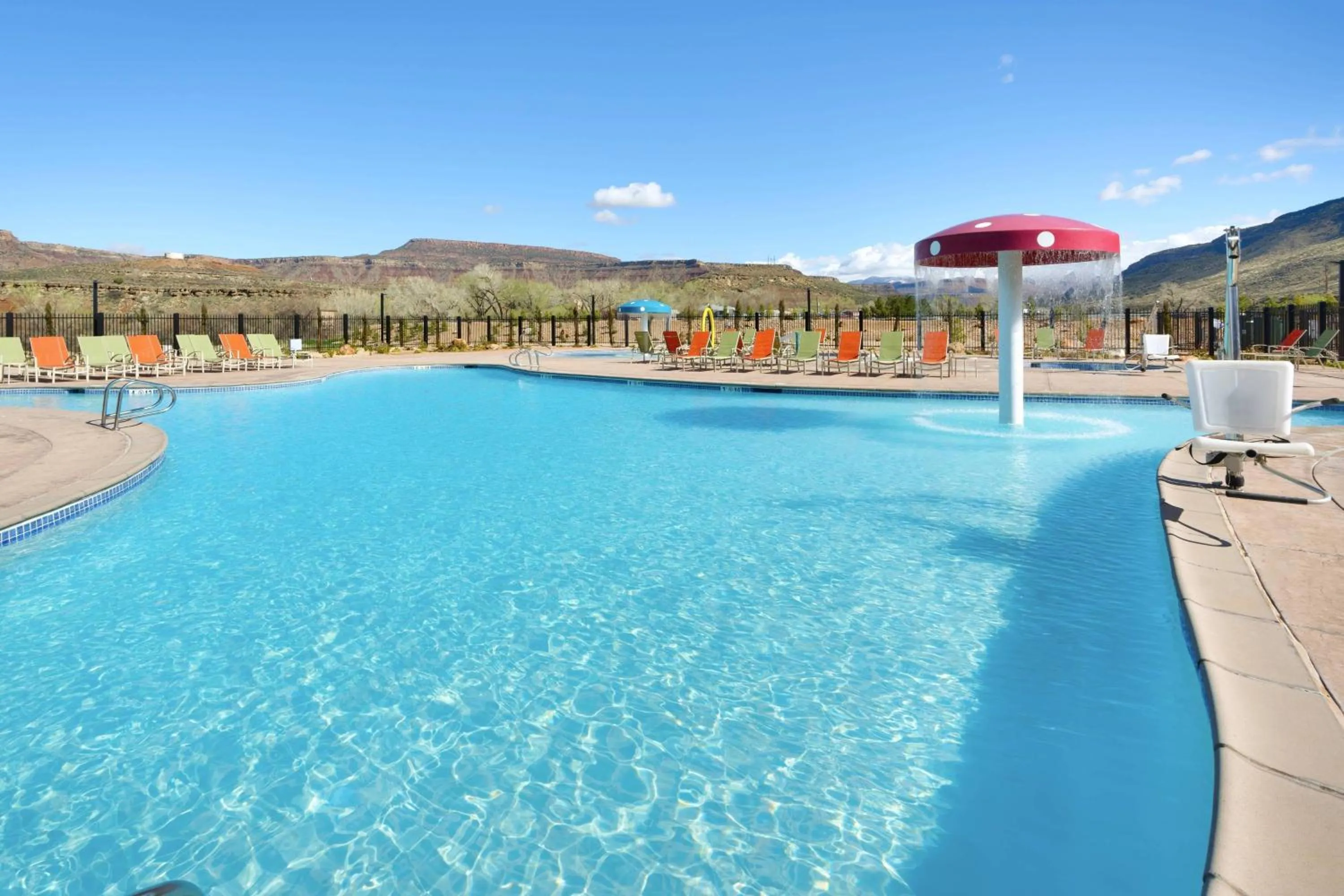 Swimming pool in Fairfield Inn & Suites by Marriott Virgin Zion National Park