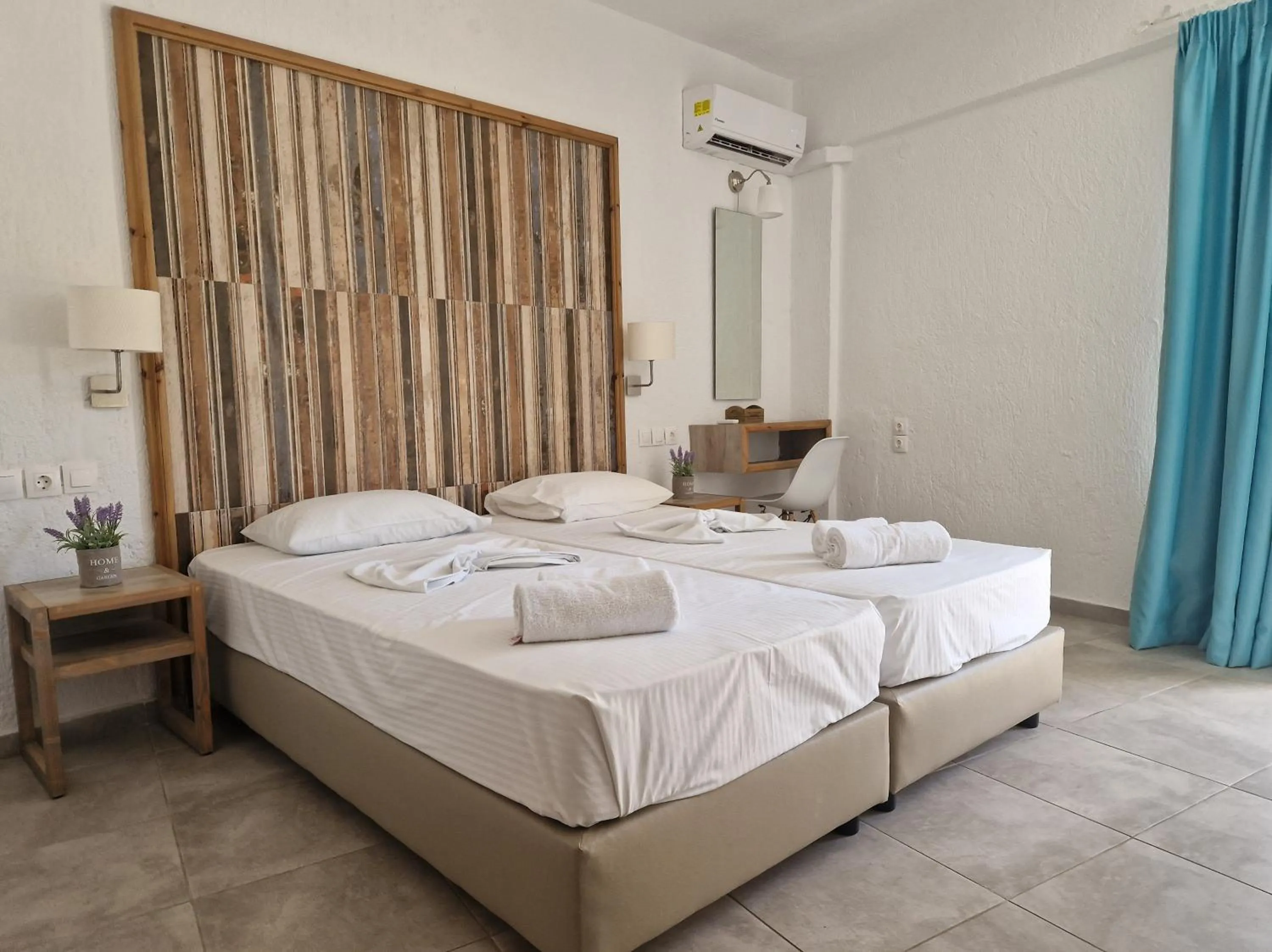 Bedroom, Bed in Cleopatra Apartments