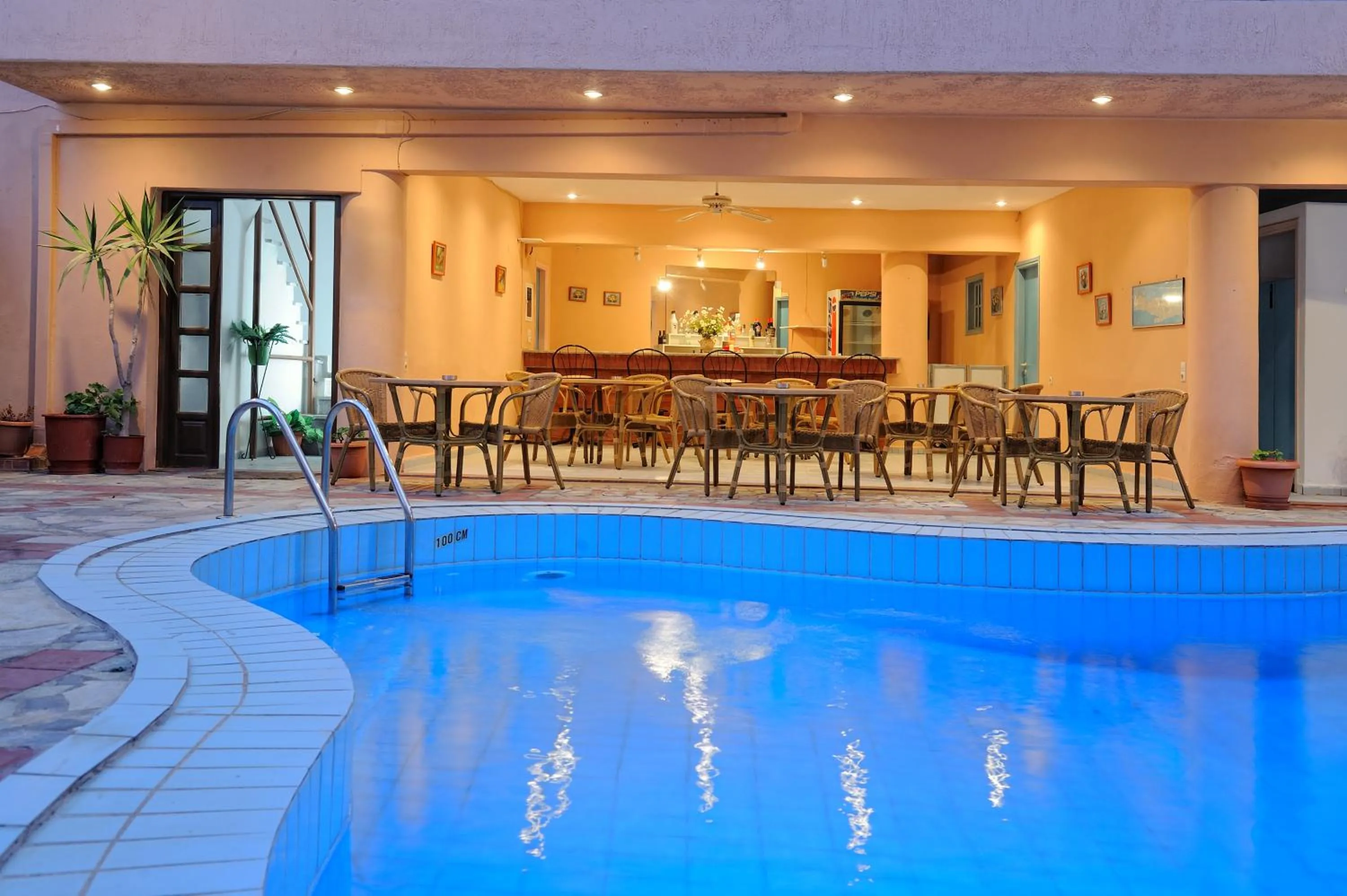 Swimming pool in Cleopatra Apartments