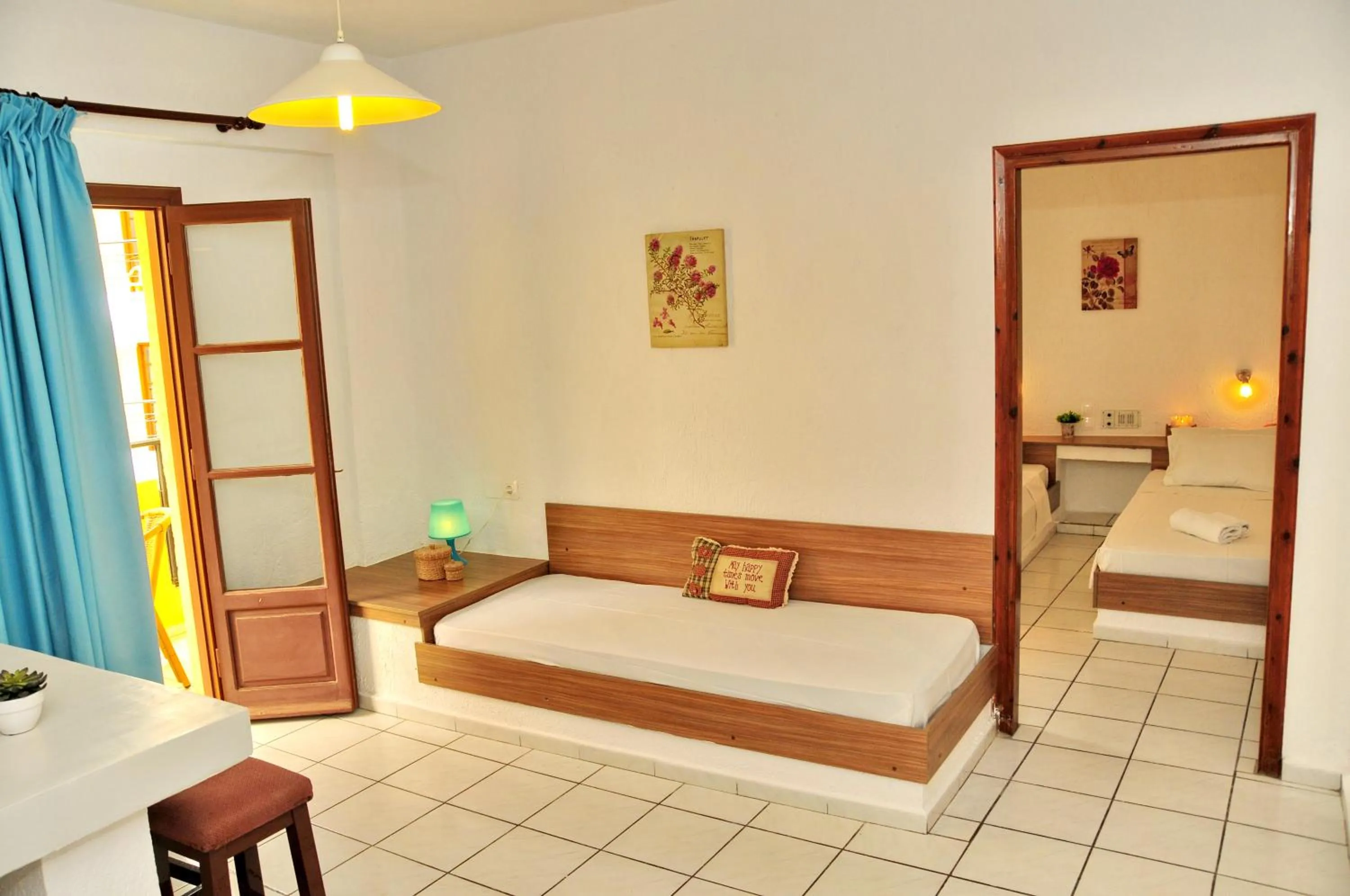 Photo of the whole room, Bed in Cleopatra Apartments